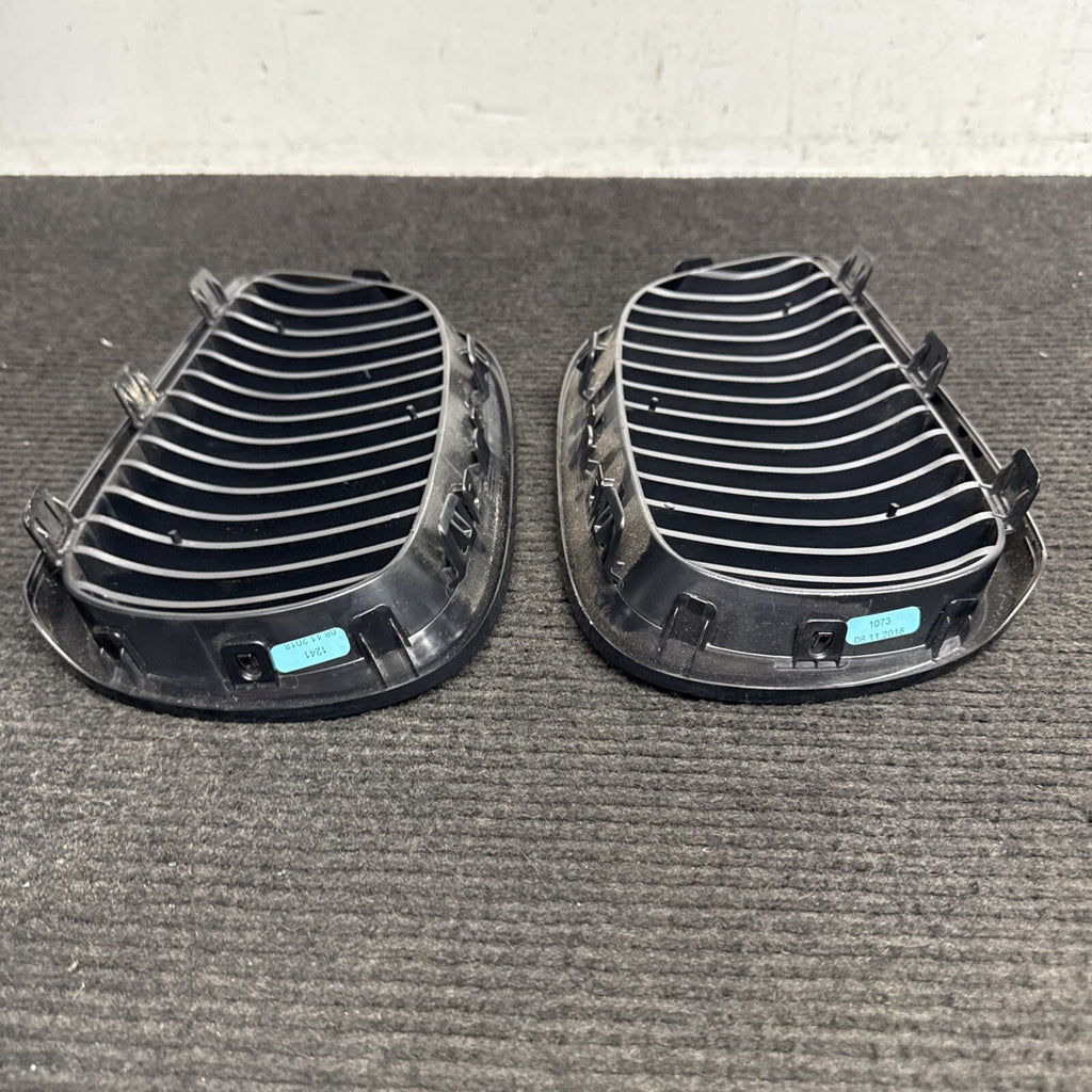 ☑️ 07-10 BMW E92 E93 328I 335I SET FRONT BUMPER LEFT & RIGHT KIDNEY GRILLE OEM