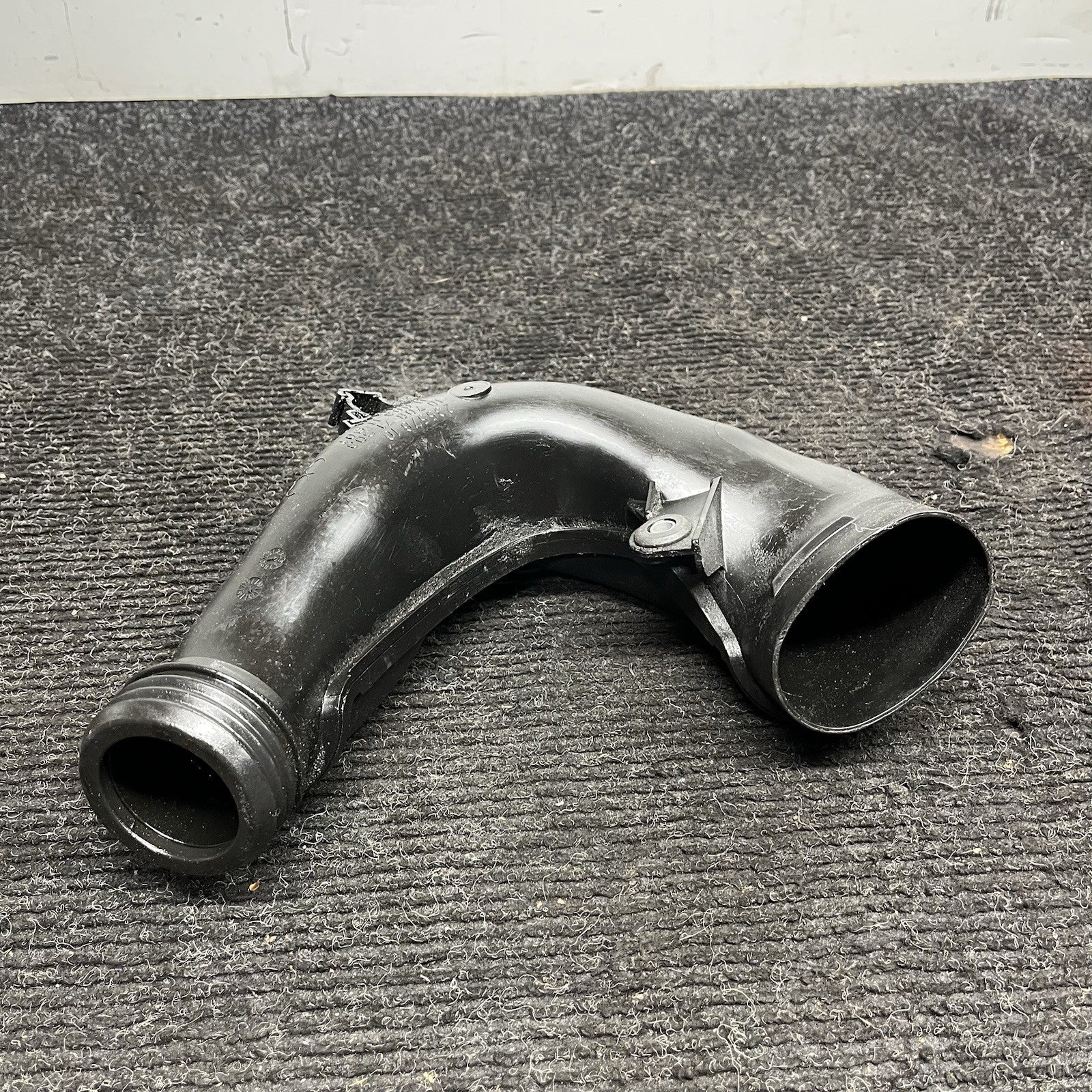 ☑️ 2014-2018 BMW X5 F15 Upper Intercooler Air Hose Pipe Tube 235576 OEM