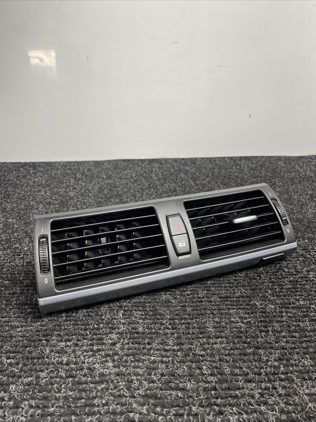 ☑️ 2010-2013 BMW X5 E70 CENTER DASH HVAC AC AIR VENT GRILLE W/ HAZARD SWITCH OEM