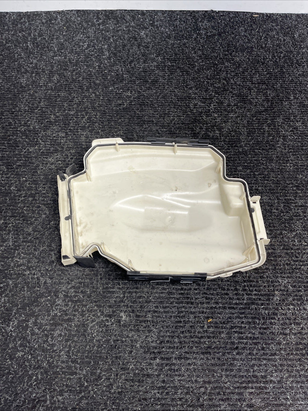 ☑️ BMW E88 E82 E90 E92 E84 DME ECU Electronic Computer Box Top Cover Housing OEM