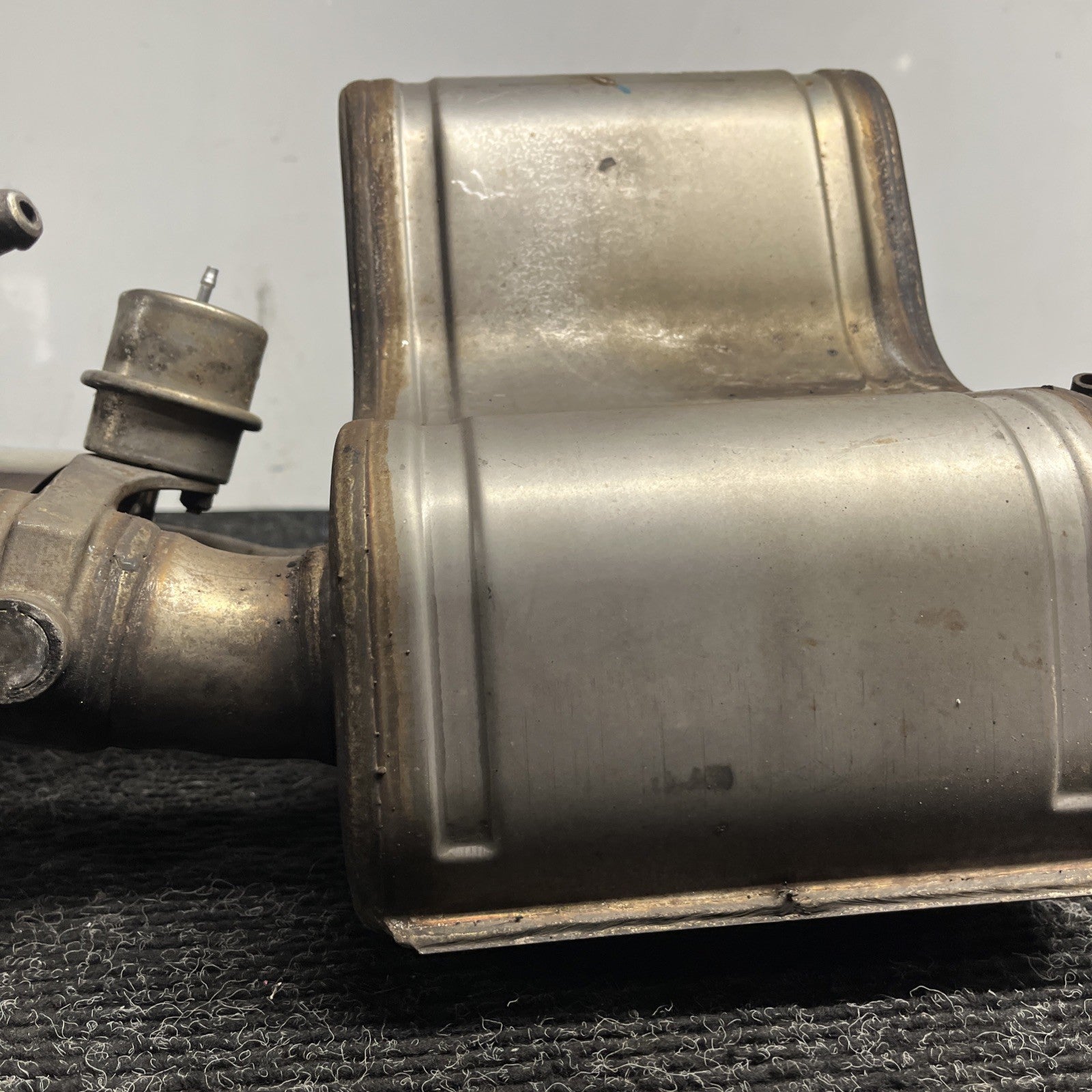 ☑️ 14-19 Ghibli 3.0L Motor Engine Passenger Side Right Exhaust Muffler OEM