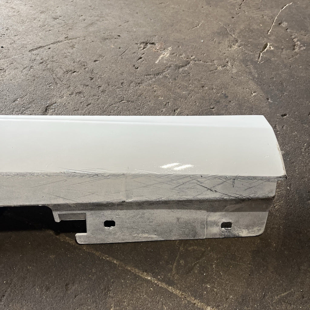 ☑️ 07-13 OEM BMW E92 E93 Right Passenger Side Skirt Rocker Panel White