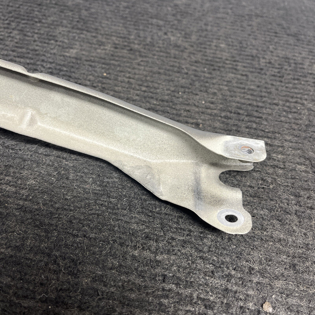 ☑️ 2013-19 Scion FRS Subaru BRZ 86 Front RH Right Side Fender Bracket OEM