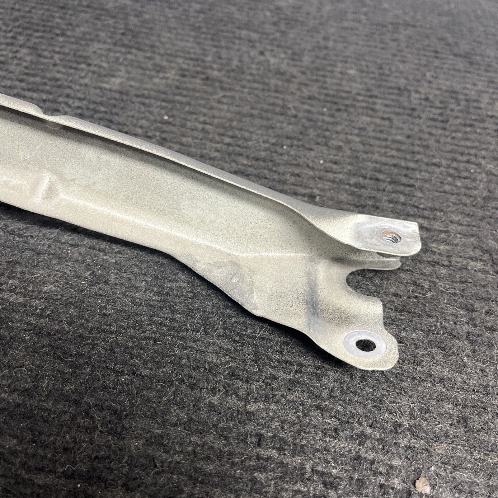 ☑️ 2013-19 Scion FRS Subaru BRZ 86 Front RH Right Side Fender Bracket OEM