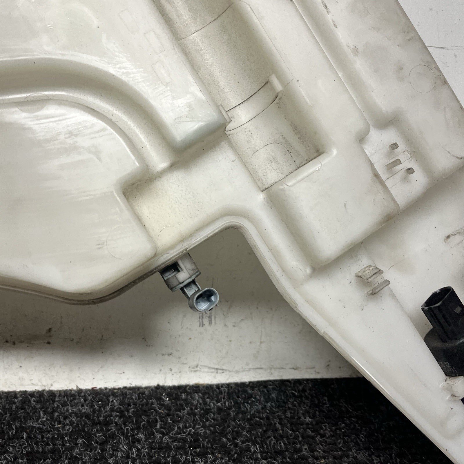 ☑️ 2011-2017 BMW X3 F25 Front Windshield Washer Fluid Reservoir Tank 7341926 OEM