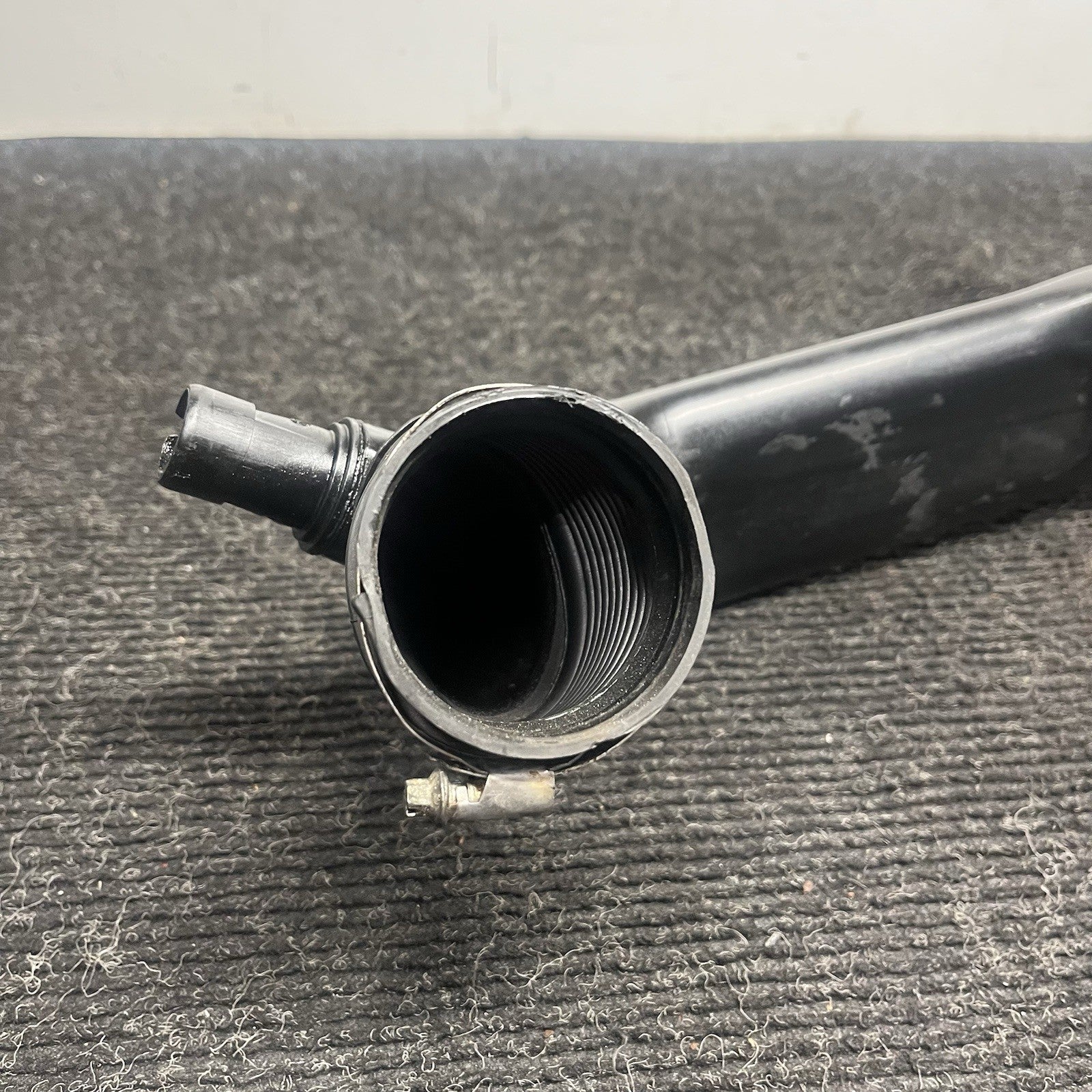 ☑️ BMW E90 335xi Air Intake Pipe Duct Induction Tube Front Engine N54 OEM