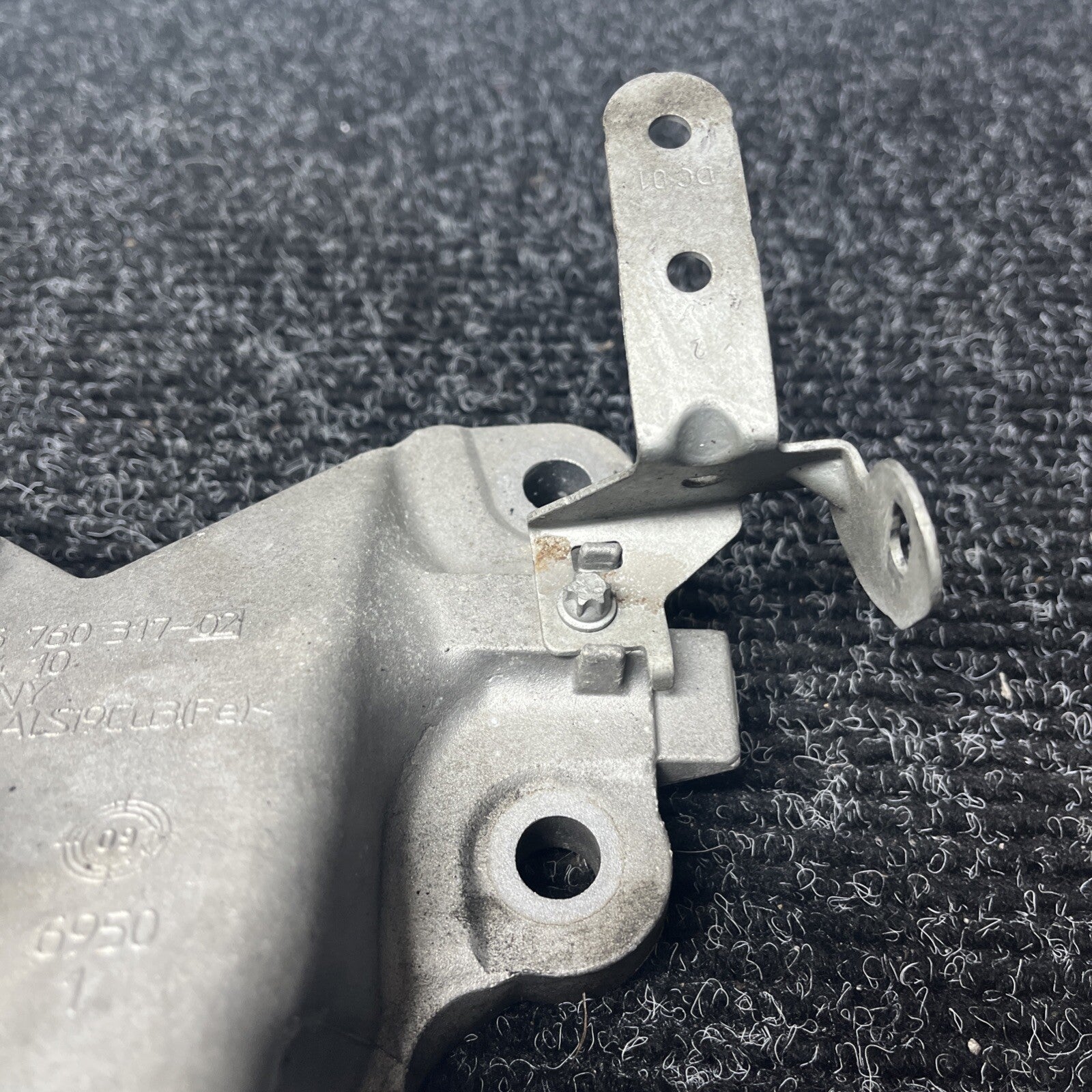 ☑️ BMW E90 E91 E92 Engine Mount Bracket Left N54 6760317 Motor Mount Bracket