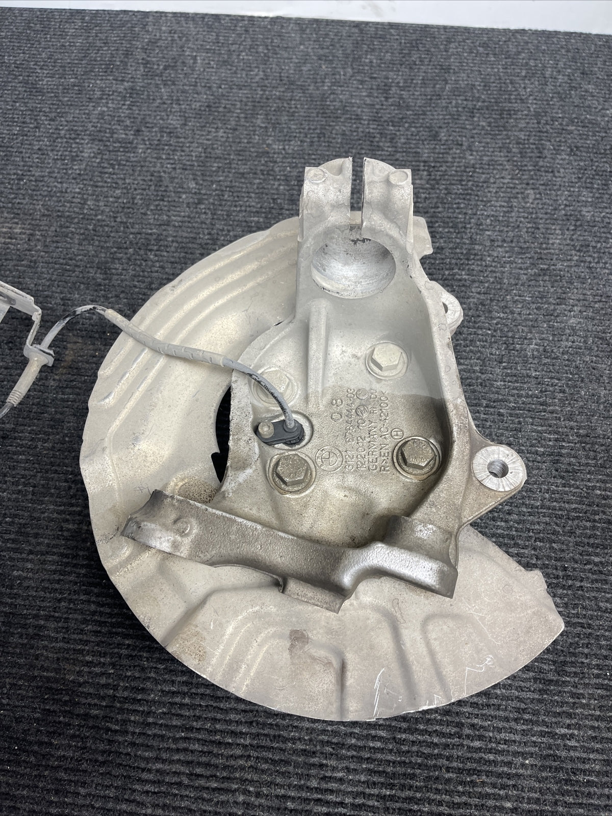 BMW E92 E82 135i 335i FRONT RIGHT SIDE SPINDLE KNUCKLE HUB BEARING ASSEMBLY OEM