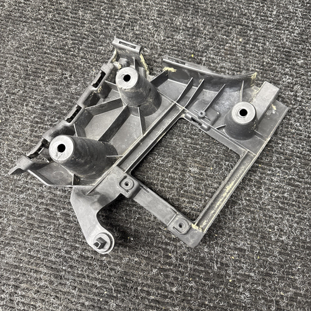 ☑️ 2012-2018 AUDI A6 C7 REAR BUMPER RIGHT SIDE UPPER GUIDE SUPPORT BRACKET OEM