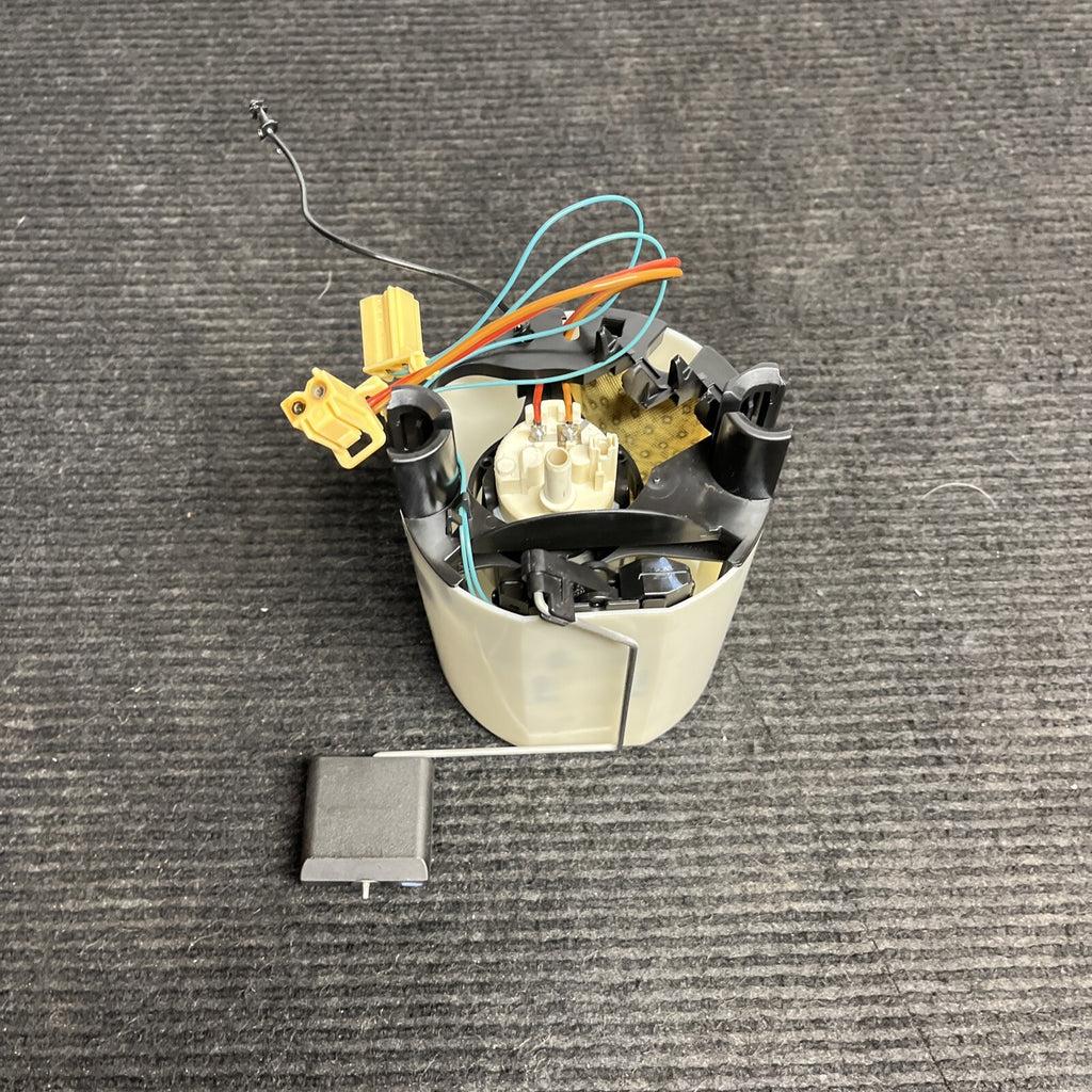 ☑️ 06-13 BMW76k E90 E84 E82 E88 E92 135i 335i X1 Right Fuel Pump Assembly OEM