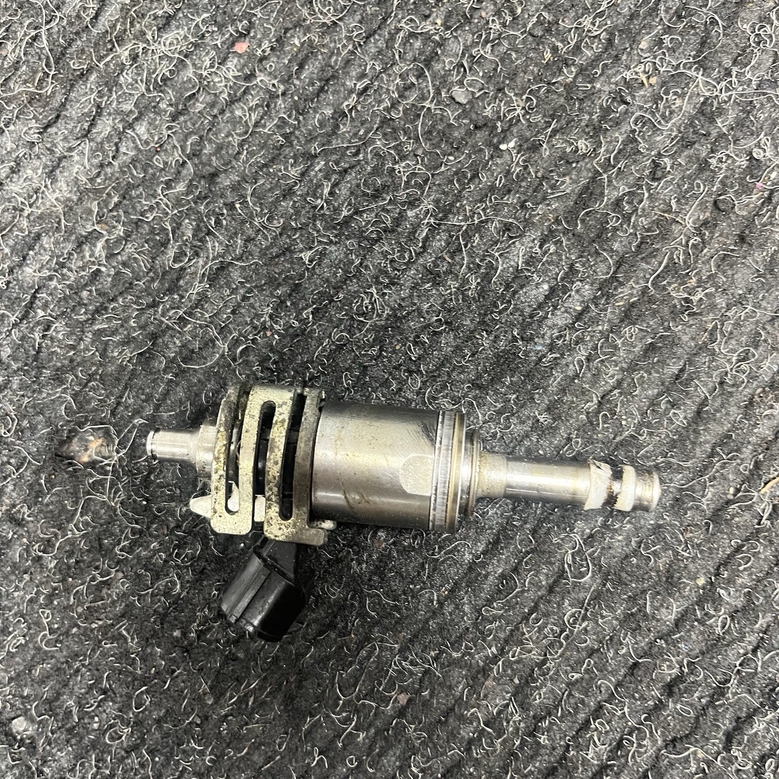 ☑️ 13-17 Scion FR-S Subaru BRZ 2.0L FA20 HIGH PRESSURE FUEL INJECTOR Genuine