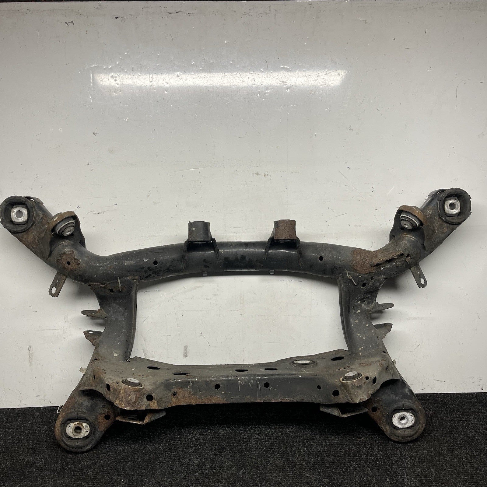 ☑️ 07-13 BMW E90 E92 E93 335I Rear Axle Subframe Crossmember Cradle Carrier OEM