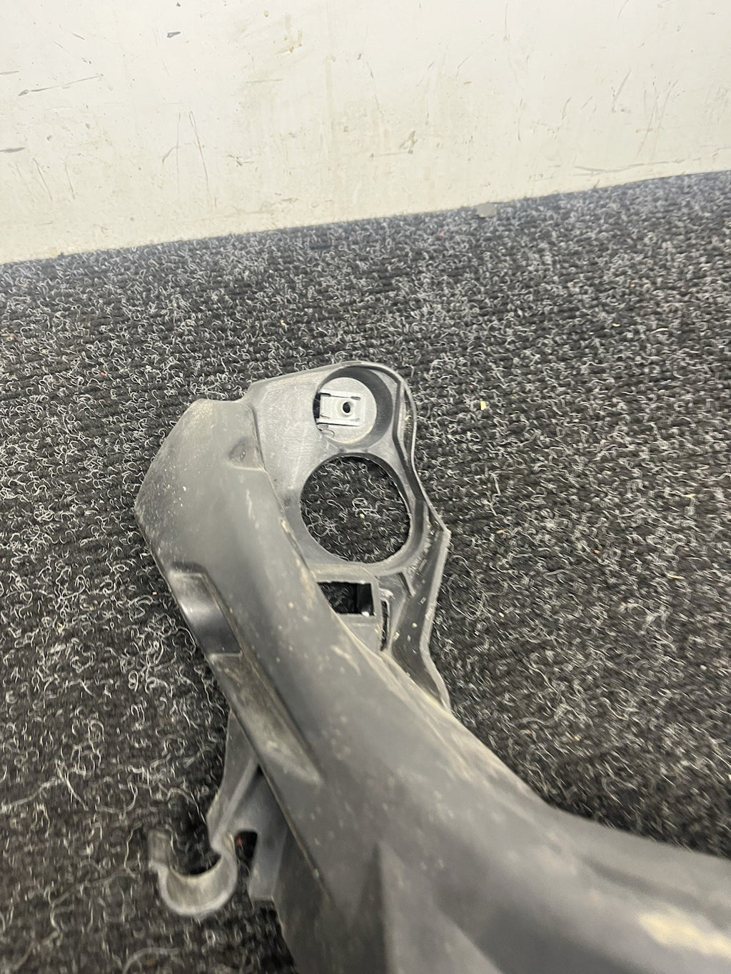 ☑️08-13 BMW E90 E92 E93 M3 OEM Passenger RightHeadlight Bracket Carrier Mount RH