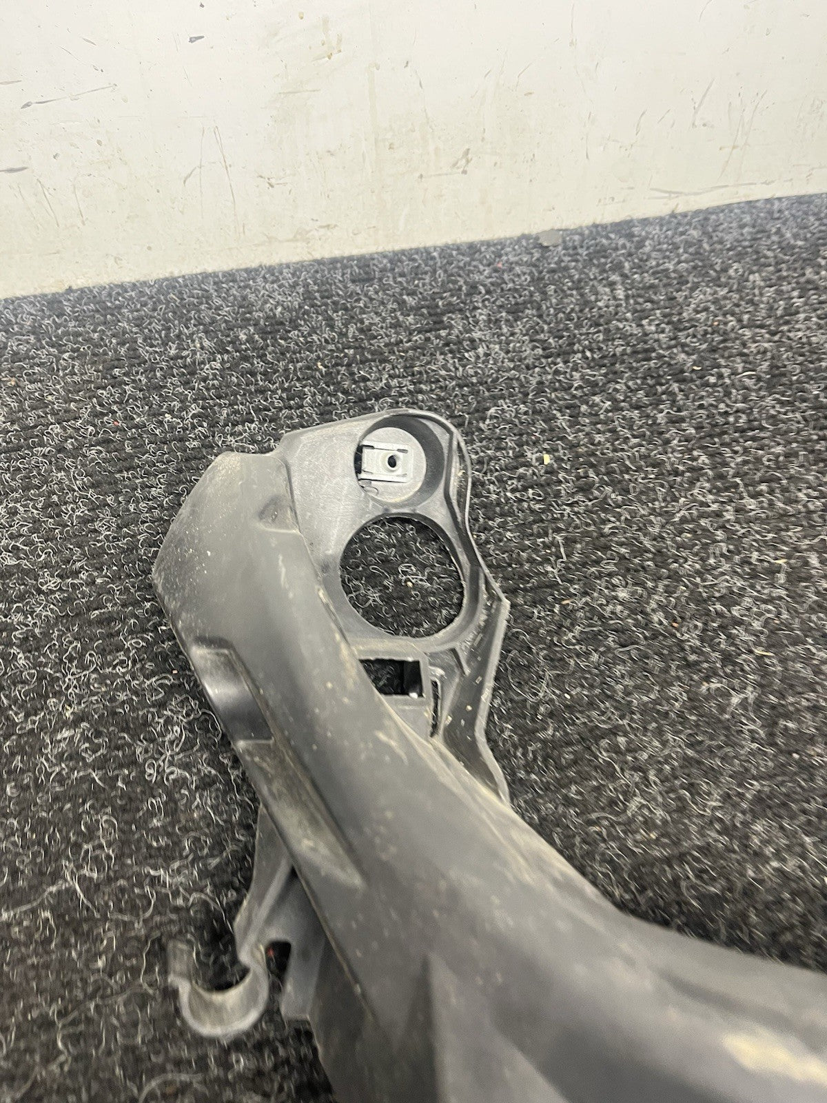 ☑️08-13 BMW E90 E92 E93 M3 OEM Passenger RightHeadlight Bracket Carrier Mount RH