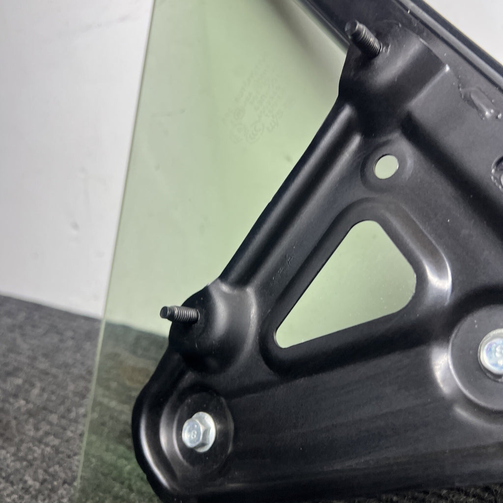 ☑️ 2013-2019 FRS 86 BRZ FRONT RIGHT PASS SIDE DOOR WINDOW CORNER GLASS OEM