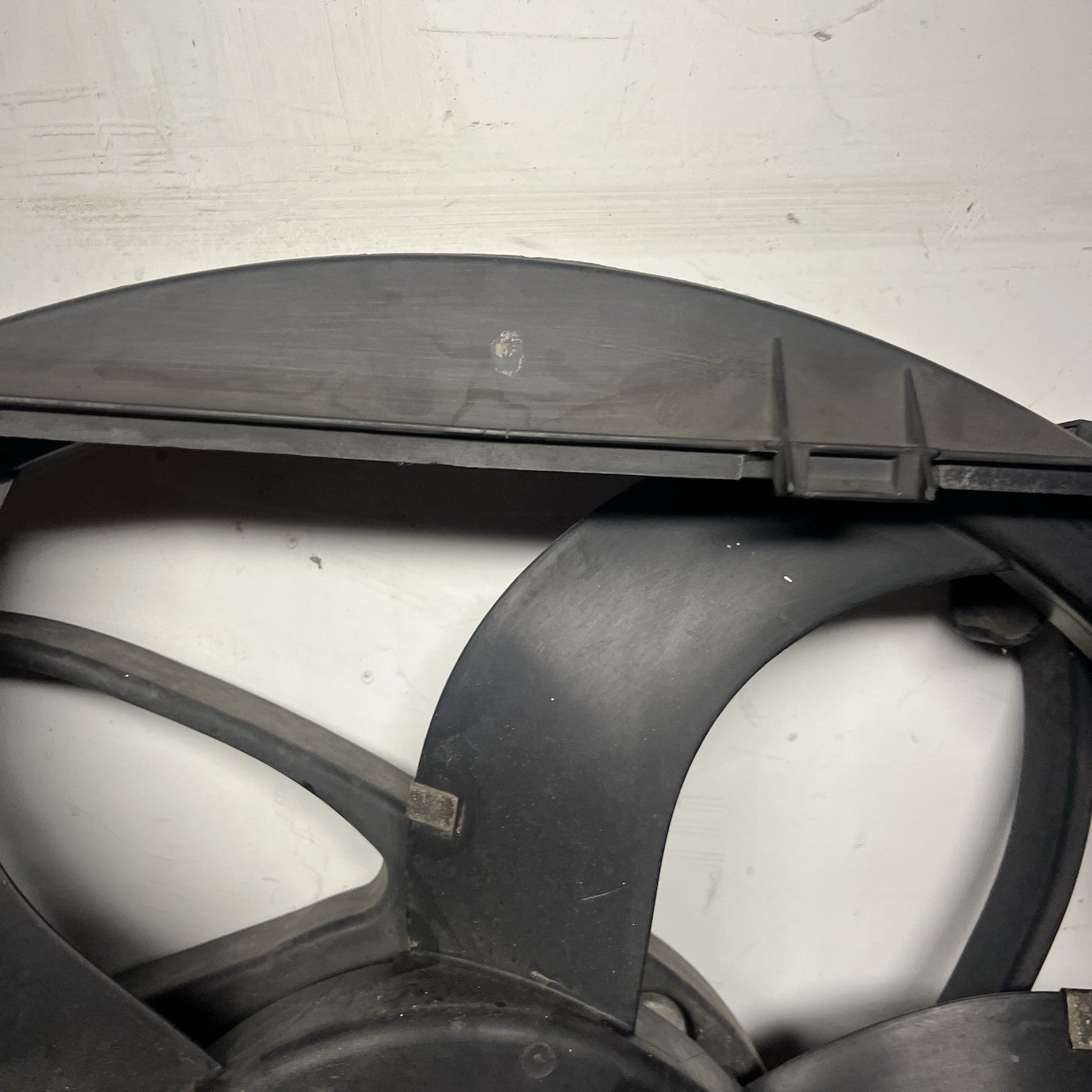 ☑️ BMW E85 Z4 3.0L M54 Engine Radiator Cooling Fan Automatic 600W OEM 113k Miles