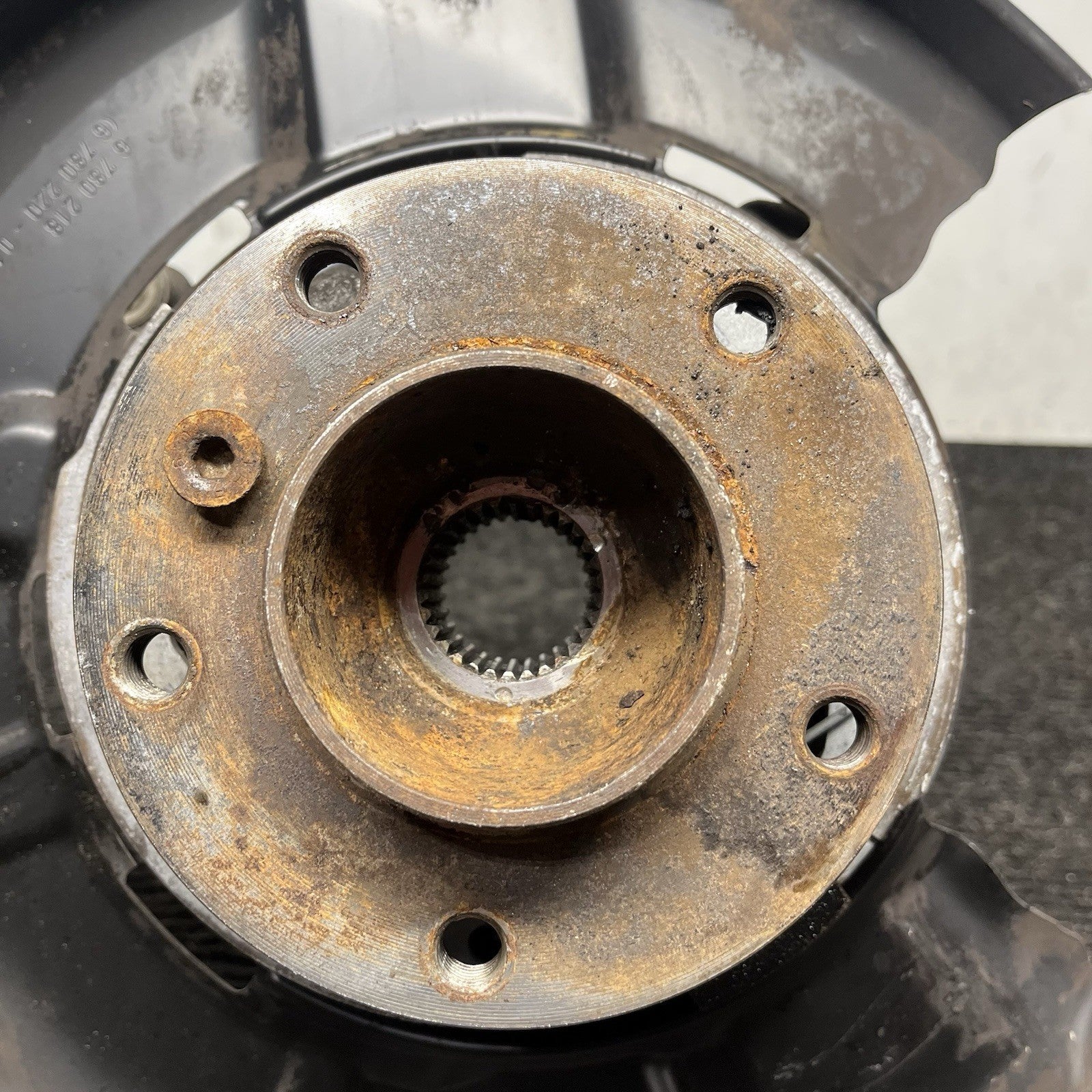 ☑️ 07-13 BMW E82 E88 E90 E92 E93 Rear Passenger Hub Spindle Bearing Knuckle OEM