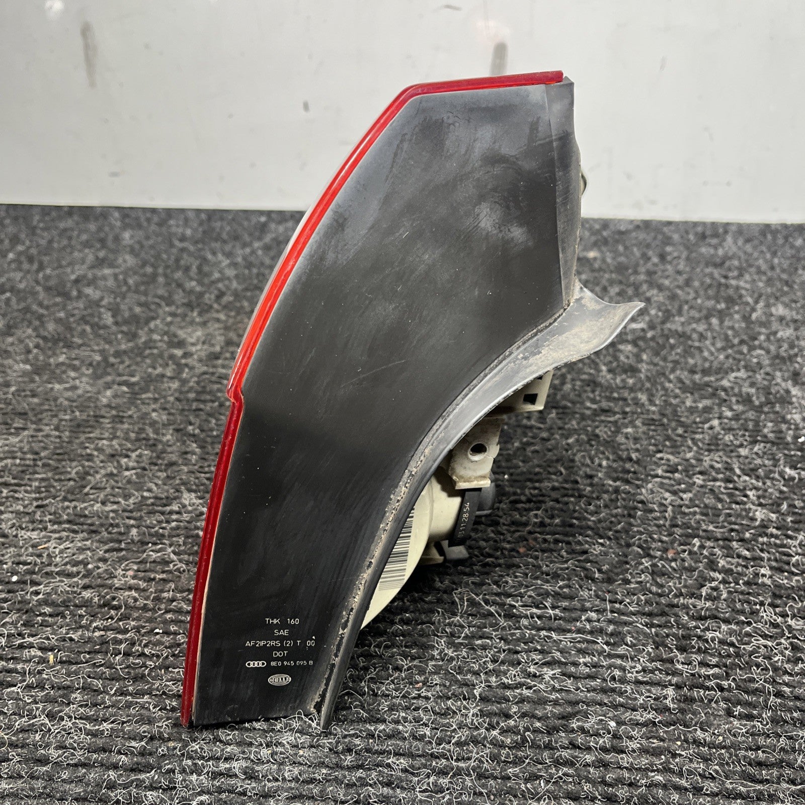 ☑️ 2002-2005 Audi A4 S4 Sedan 4 Door Left Driver Side LH Tail Light OEM