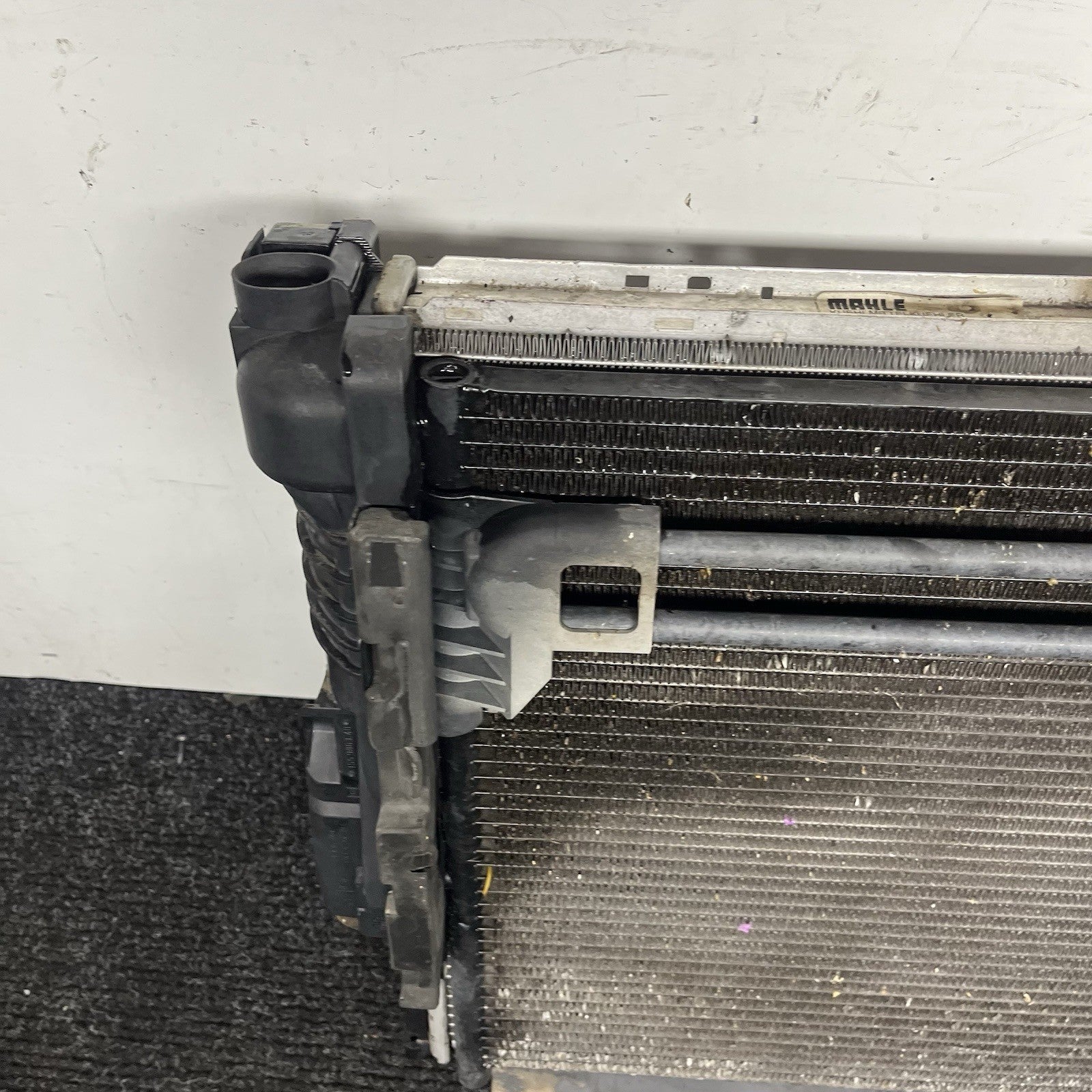 ☑️ BMW 330i 325i 323i E46 Engine Cooling Radiator 3.0L 6 Cylinder Fits 2001-2006