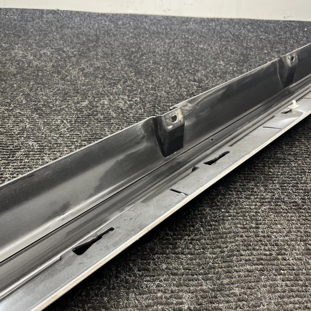 ☑️ 2014 - 2024 MASERATI GHIBLI RIGHT SIDE ROCKER MOLDING COVER PANEL OEM WHITE