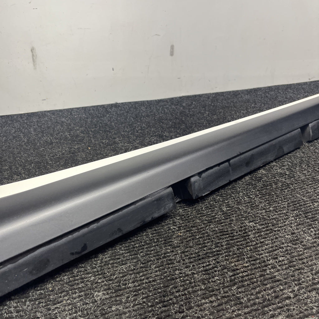 ☑️ 2014 - 2024 MASERATI GHIBLI RIGHT SIDE ROCKER MOLDING COVER PANEL OEM WHITE
