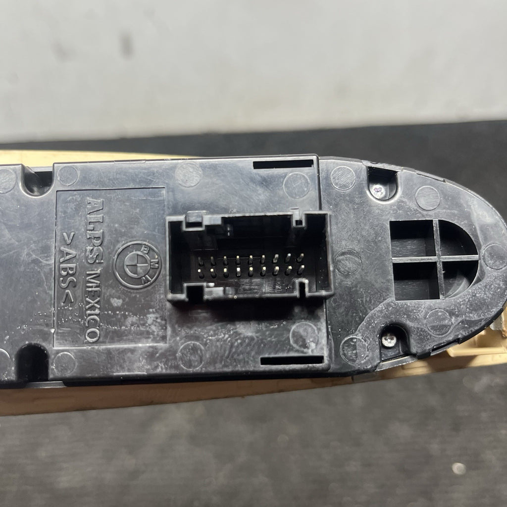 ☑️ 07-13 BMW X5 E70 FRONT LEFT DRIVER SIDE WINDOW SWITCH OEM 7137137