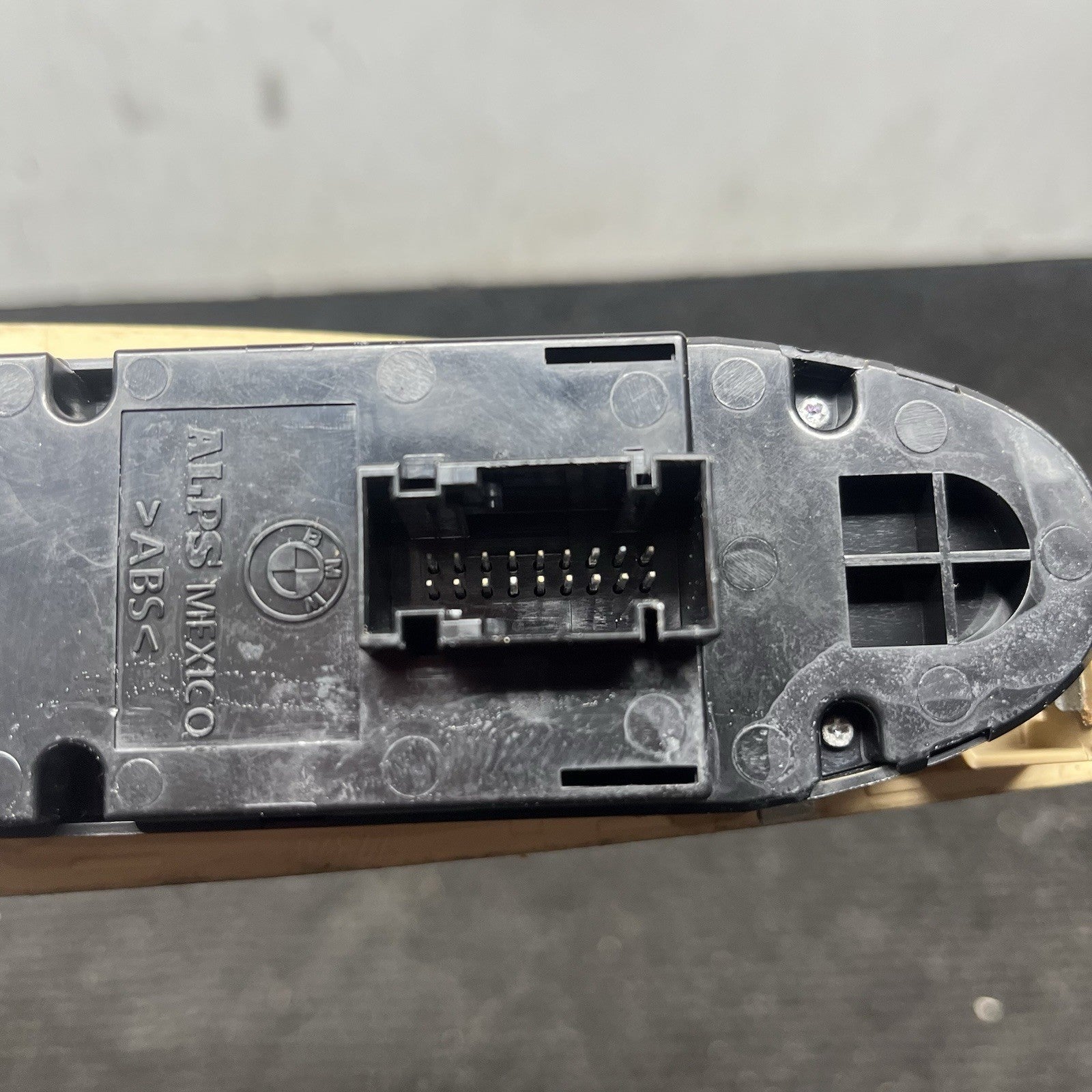 ☑️ 07-13 BMW X5 E70 FRONT LEFT DRIVER SIDE WINDOW SWITCH OEM 7137137