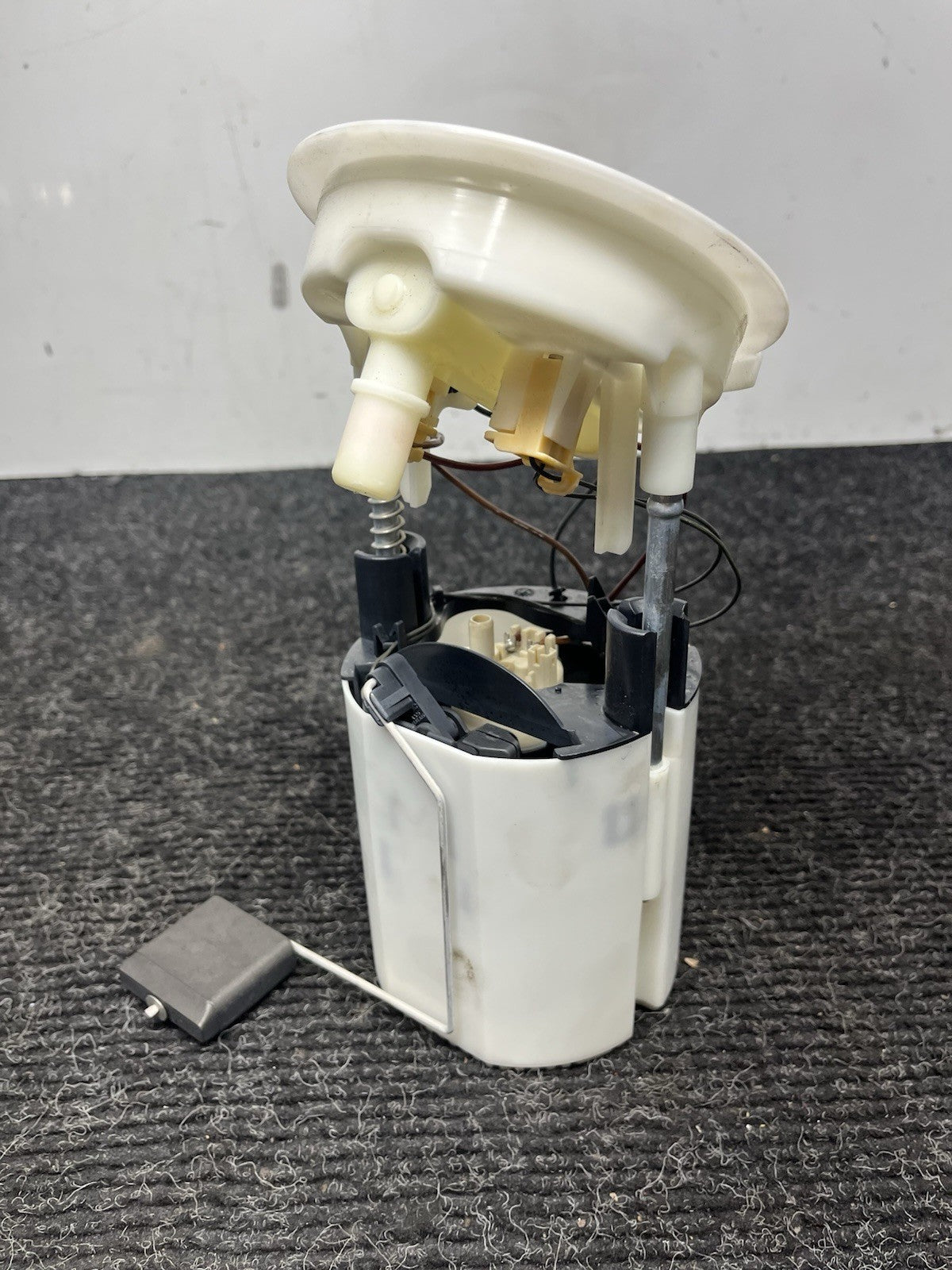 ☑️ 06-13 BMW E90 E84 E82 E88 E92 128i 135i 335i X1 Right Fuel Pump Assembly OEM