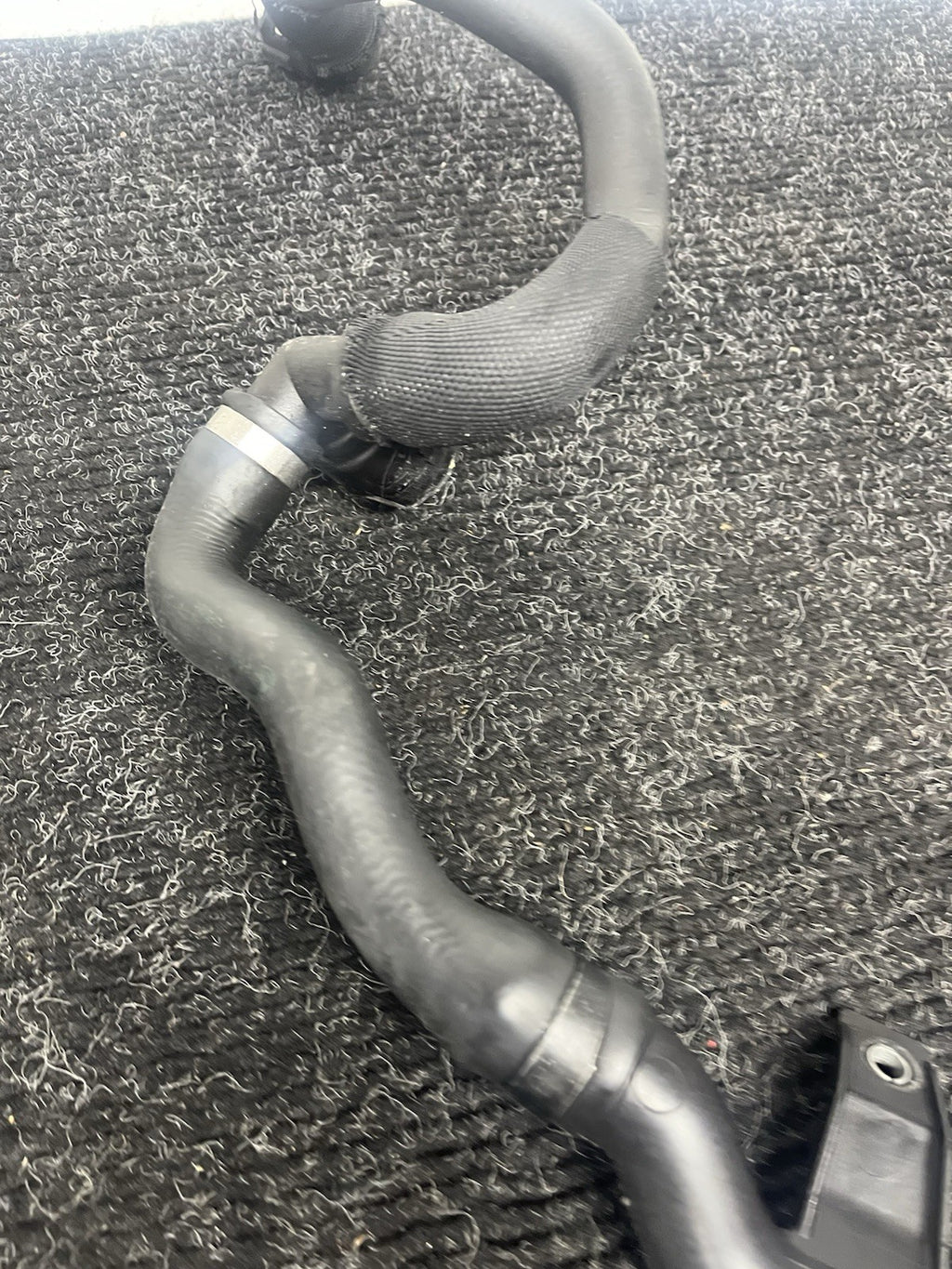 ☑️ OEM BMW E90 E92 E93 N54 RWD AT Thermostat Hose  Coolant Return Pipe Line