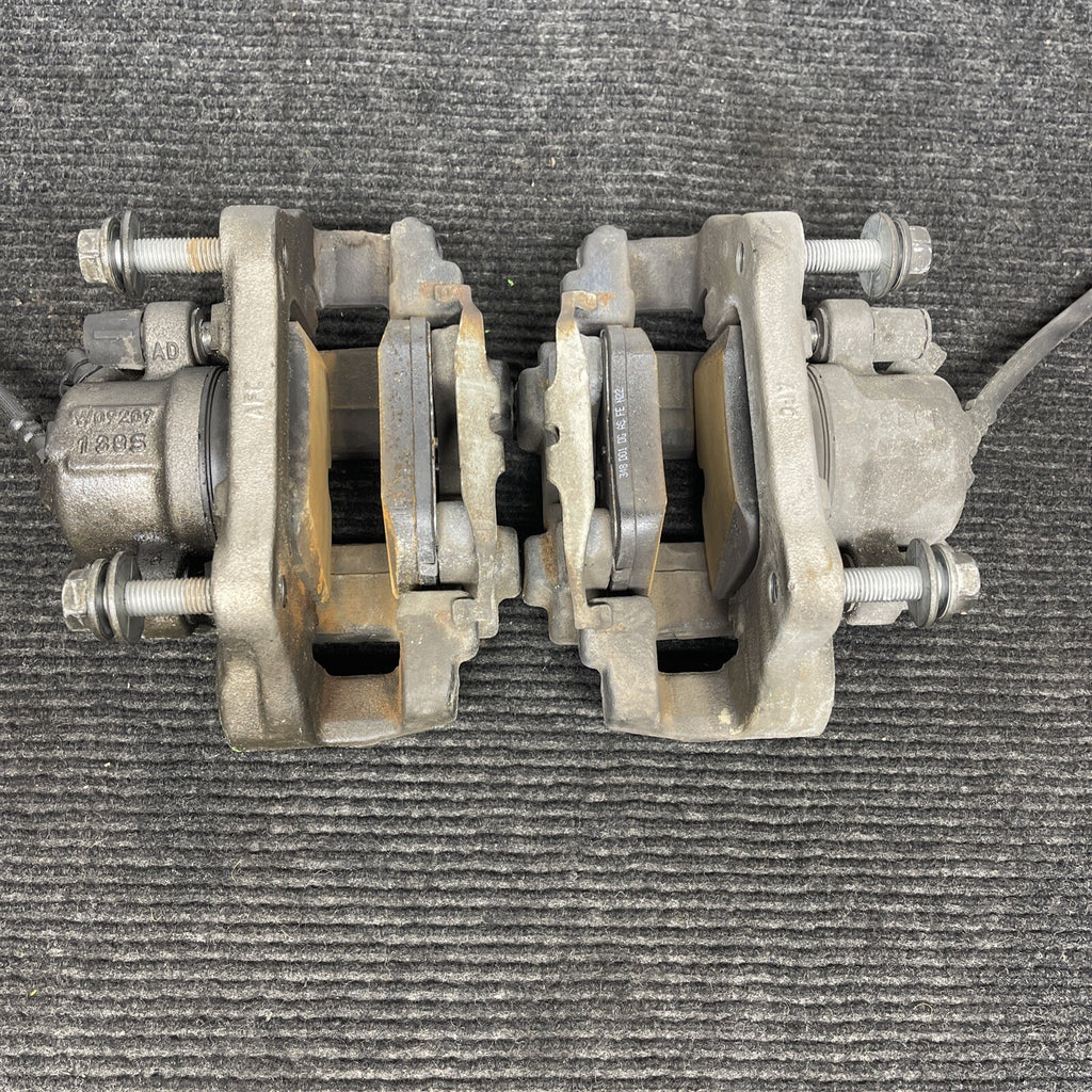BMW F22 F30 F32 F36 FRONT RIGHT & LEFT SIDE BRAKE CALIPER SHOE CALIPERS OEM