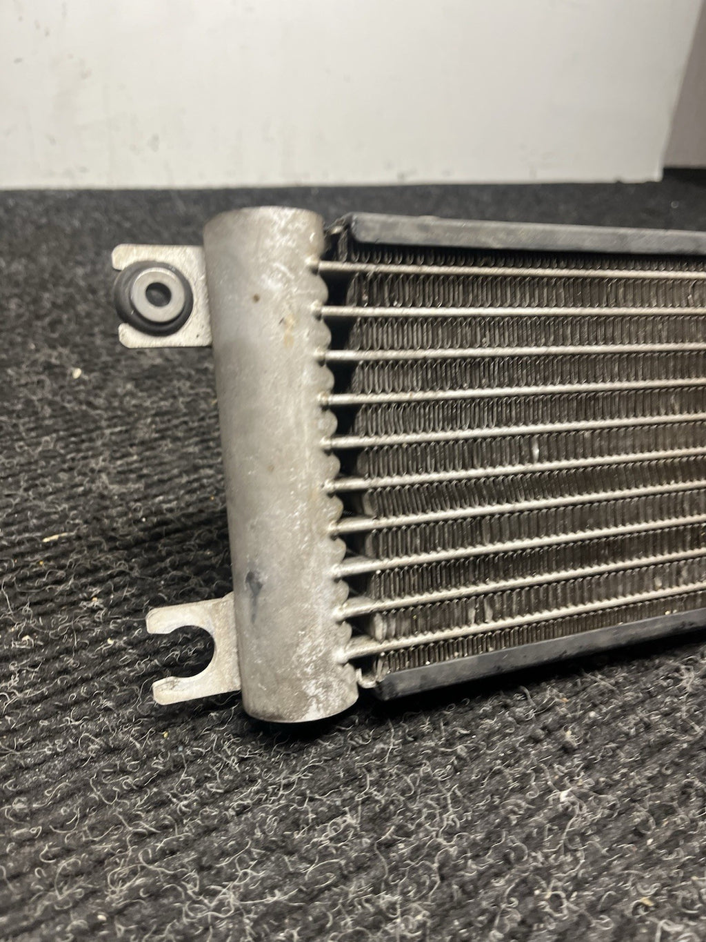 ☑️ 2008-2013 BMW E82 E88 E90 E92 E93 135i 335i N54 Factory Engine Oil Cooler OEM
