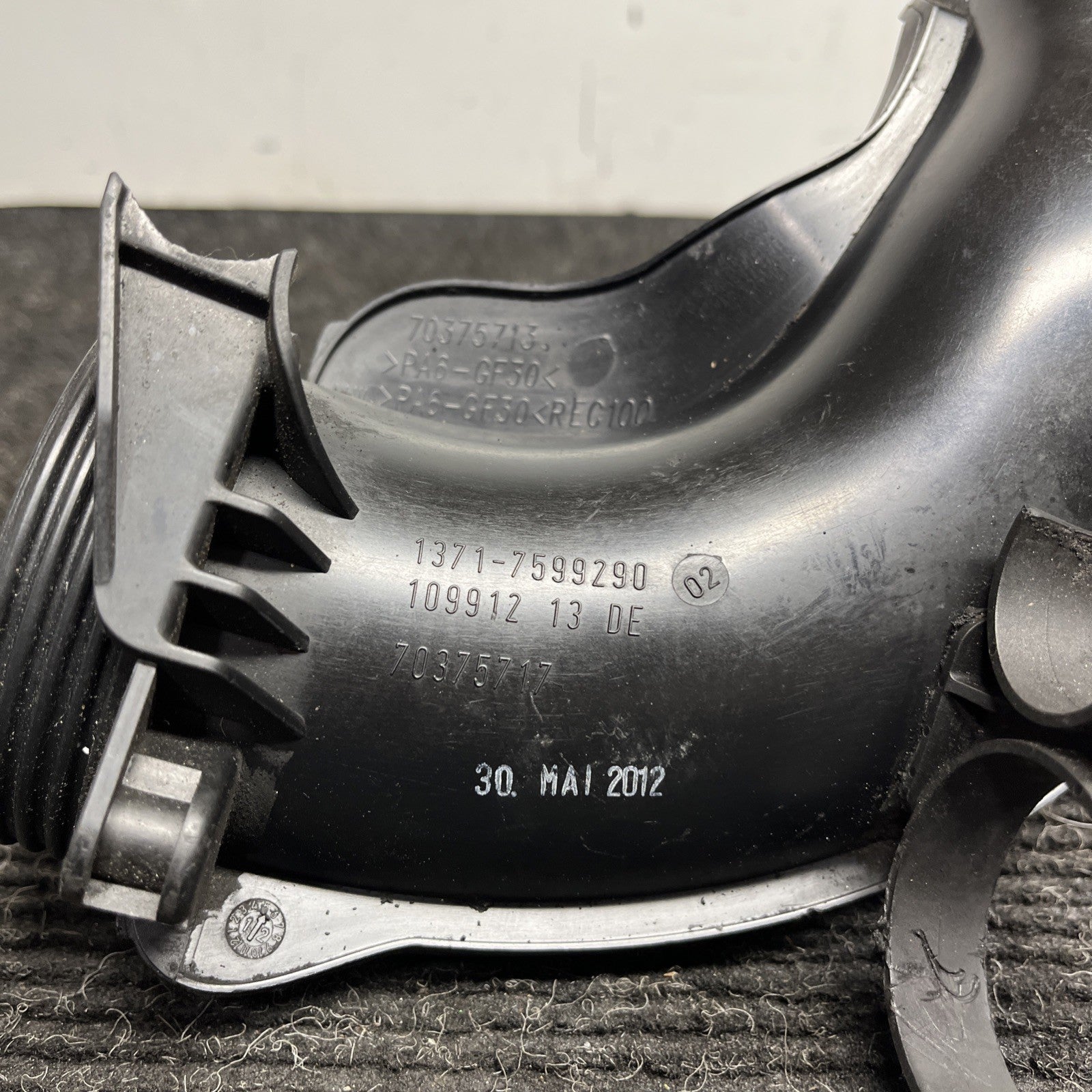 ☑️ Lower Bottom Turbo Air Duct Intake Boot Muffler Pipe OEM BMW E84 E90 E92 E93