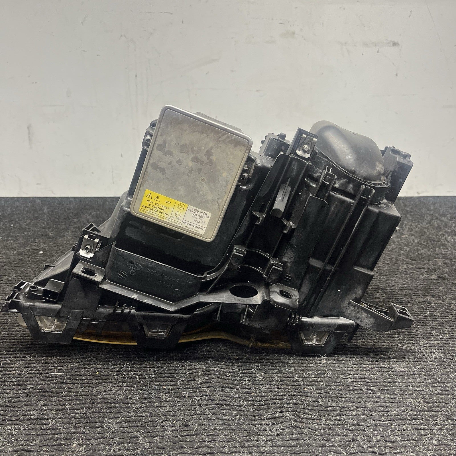 ☑️ BMW 325i 330i SEDAN 2002 2003 2004 2005 RH PASSENGER XENON HID HEADLIGHT OEM