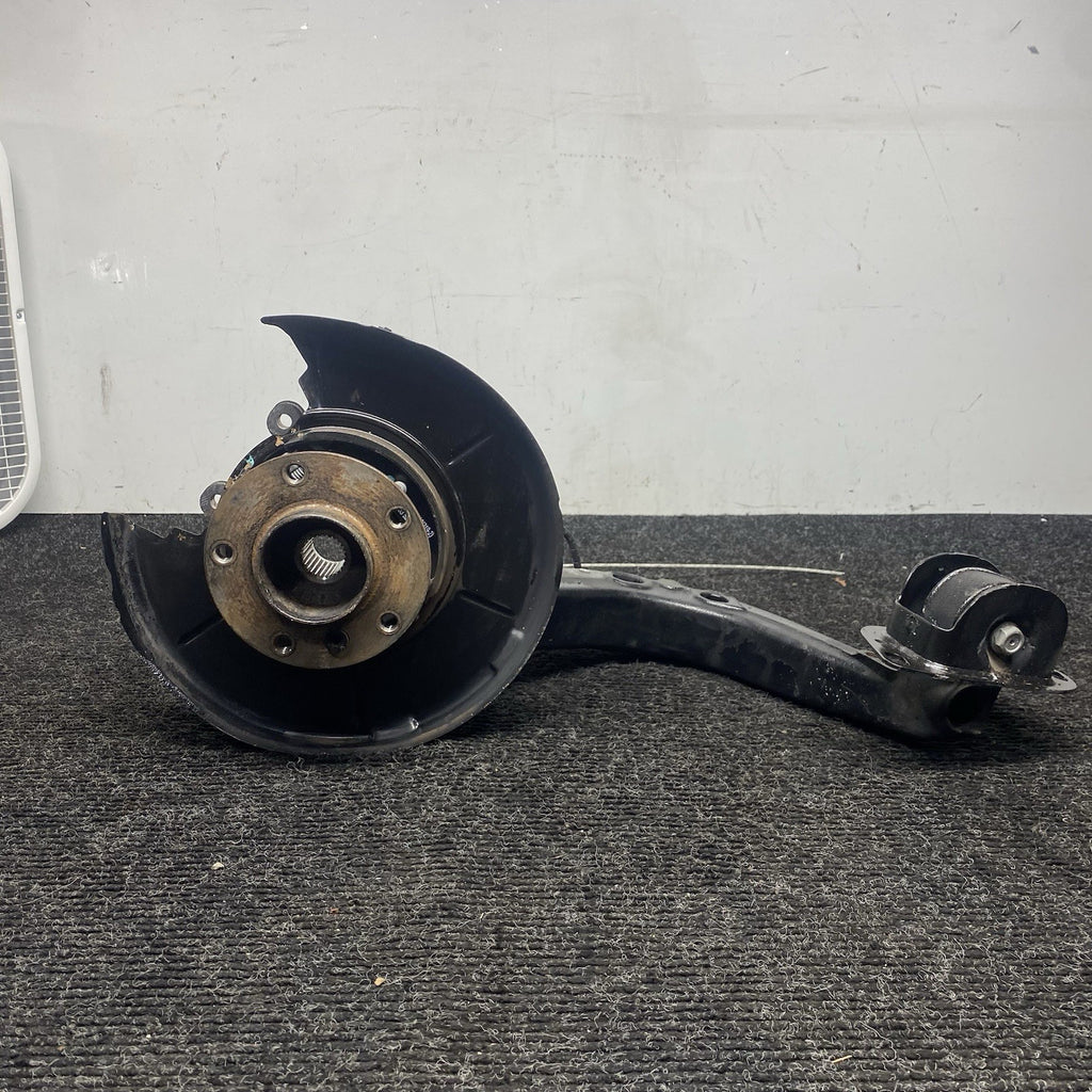 ☑️ 03-08 BMW E85 E86 Z4 Rear Right Passen Side Spindle Knuckle Hub w/ Shield OEM