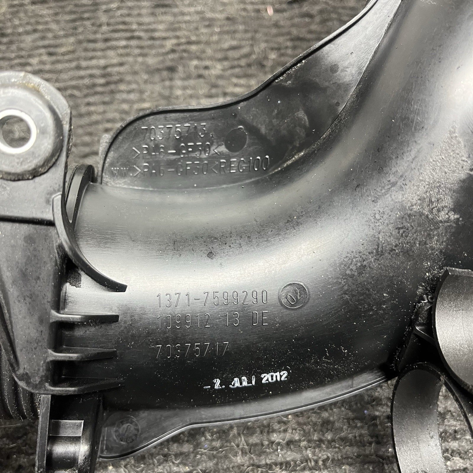 ☑️ 07-13 BMW E90 E92 335i Engine Air Intake Duct Hose Tube Pipe 13717599290 OEM