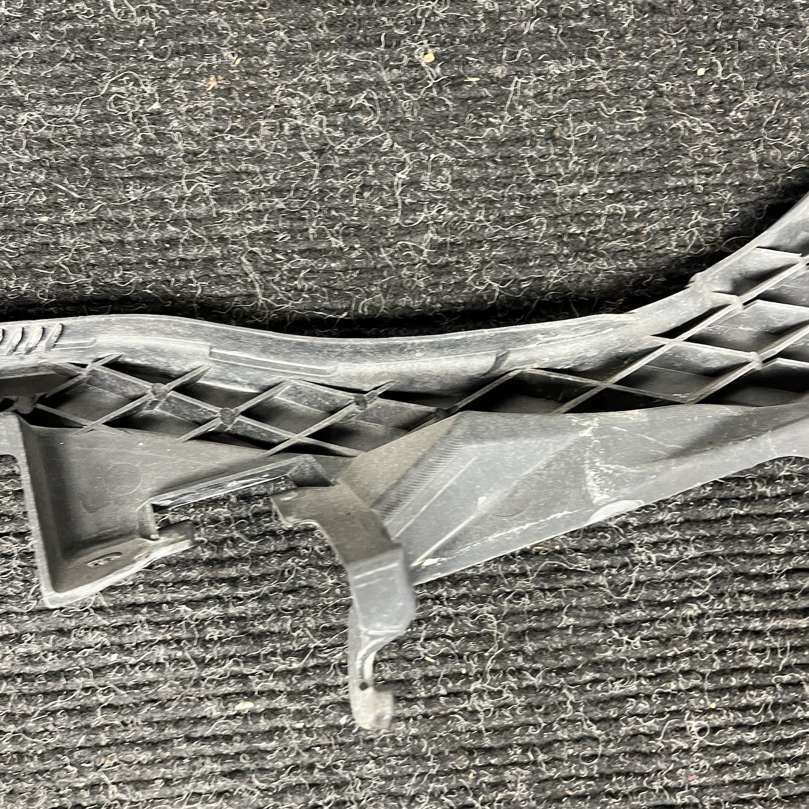☑️ 2013 Subaru FRS Passenger FR Headlight Bracket Assembly Trim OEM