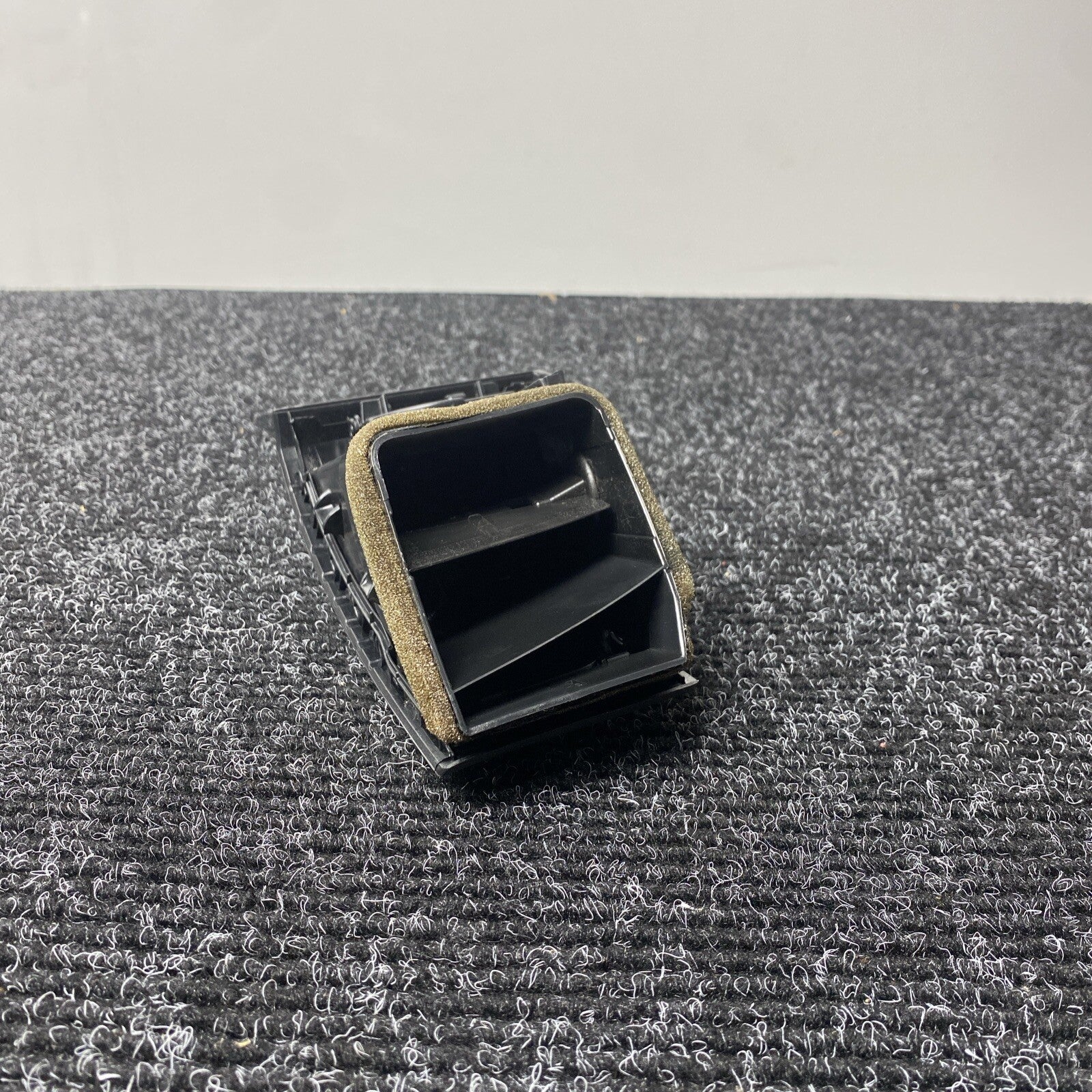 ☑️ 08-13 OEM BMW E82 E88 135i 128i Coupe Dash Right Passenger Side Air Vent