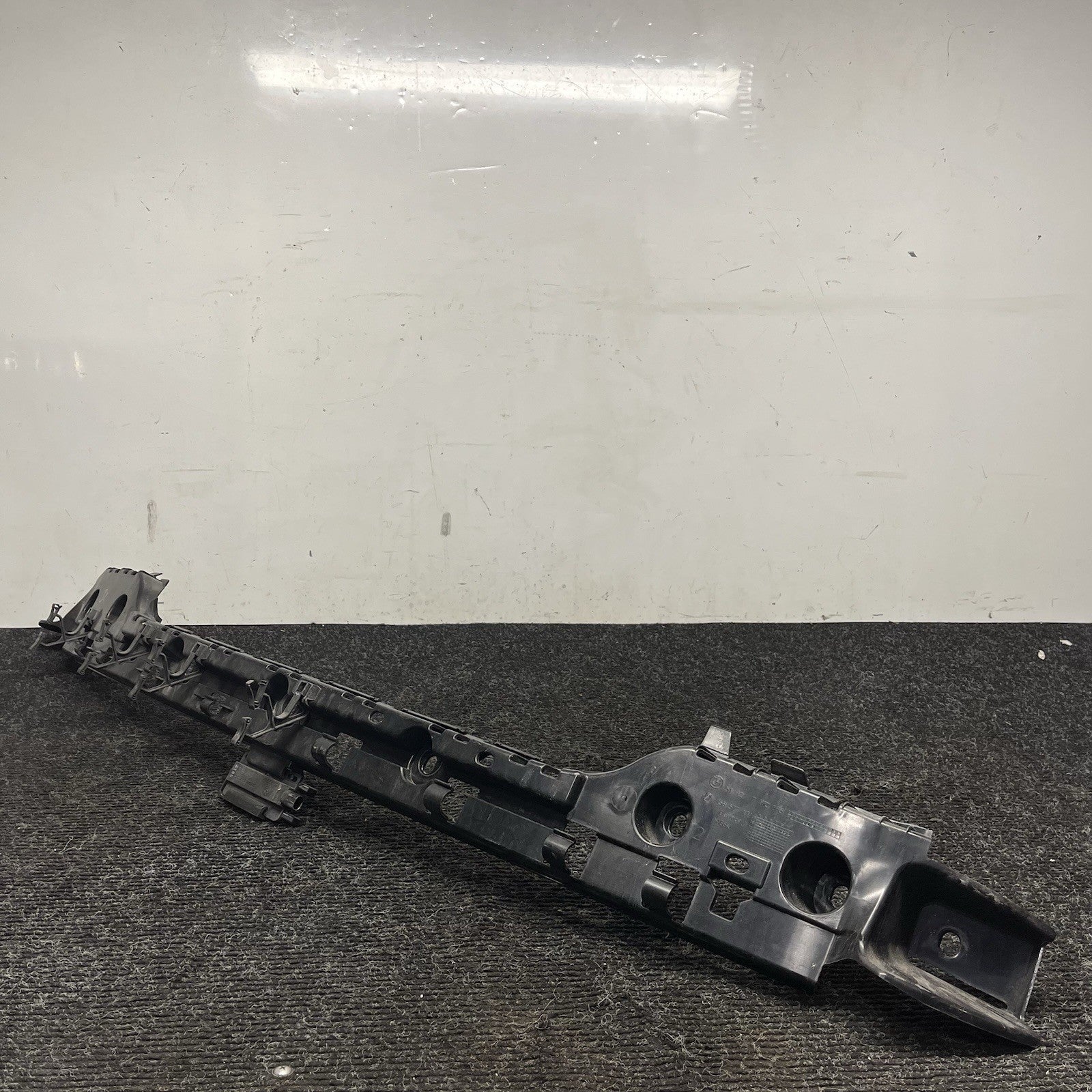 ☑️ Rear Bumper Center Guide Bracket OEM BMW E82 E88 135 128i 2008-2013