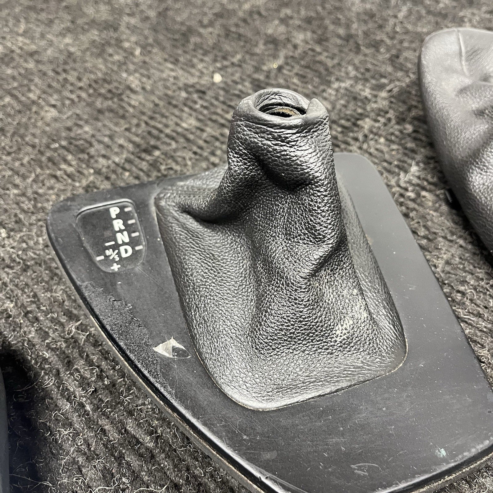 ☑️ 07-13 BMW E90 E92 328I 335I AUTOMATIC TRANSMISSION SHIFTER SELECTOR TRIM BOOT