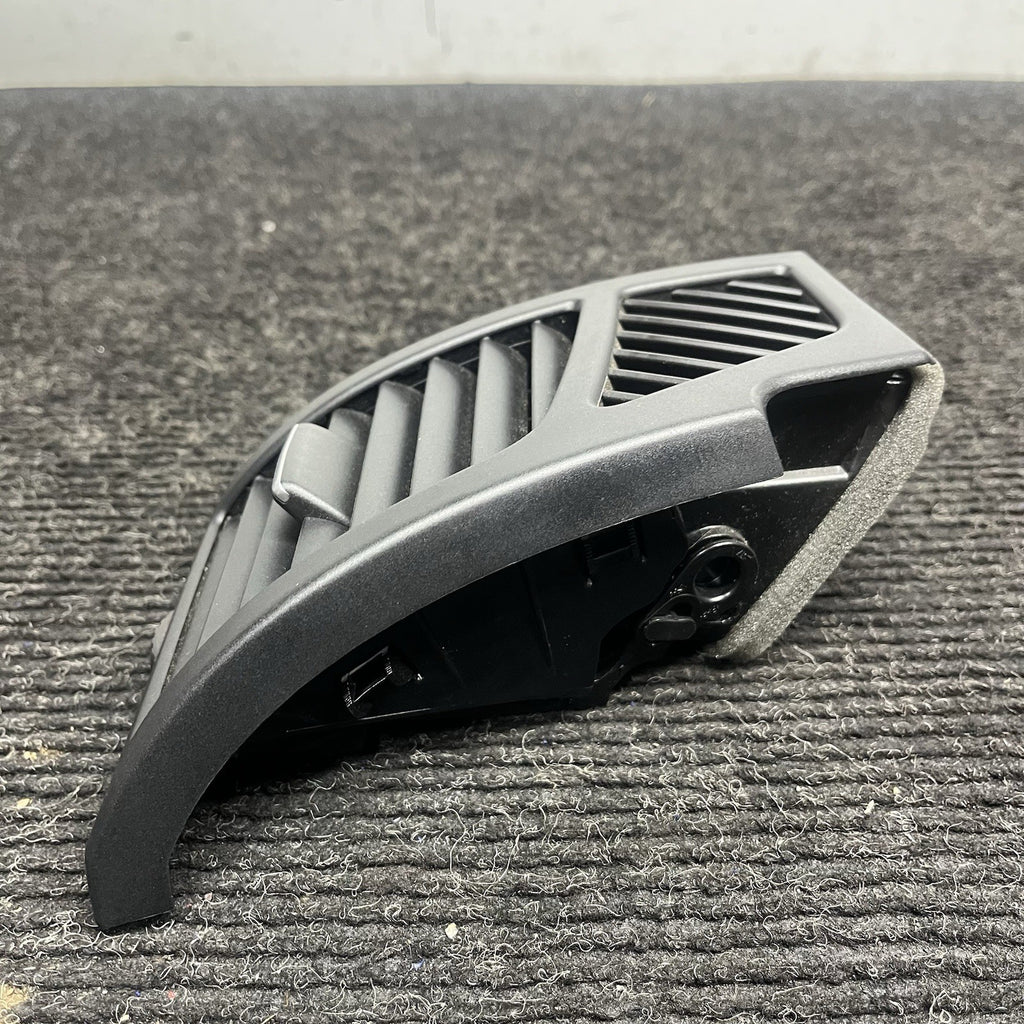 ☑️ 2008-2013 BMW 128i E82 E88 Front Right Side Dash AC A/C Air Vent 7059188 OEM