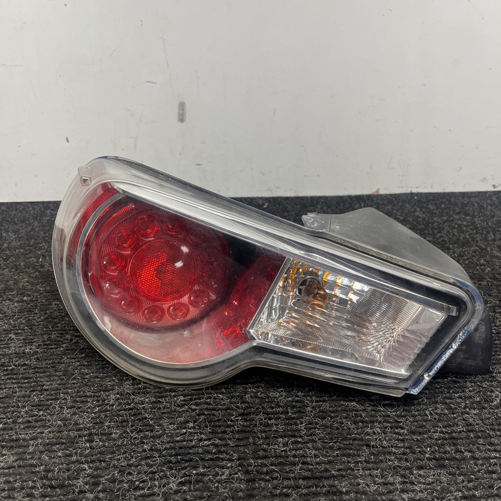 ☑️ SUBARU BRZ / SCION FR-S TAIL LIGHT LEFT DRIVER 2013 2014 2015 2016 OEM NOTE