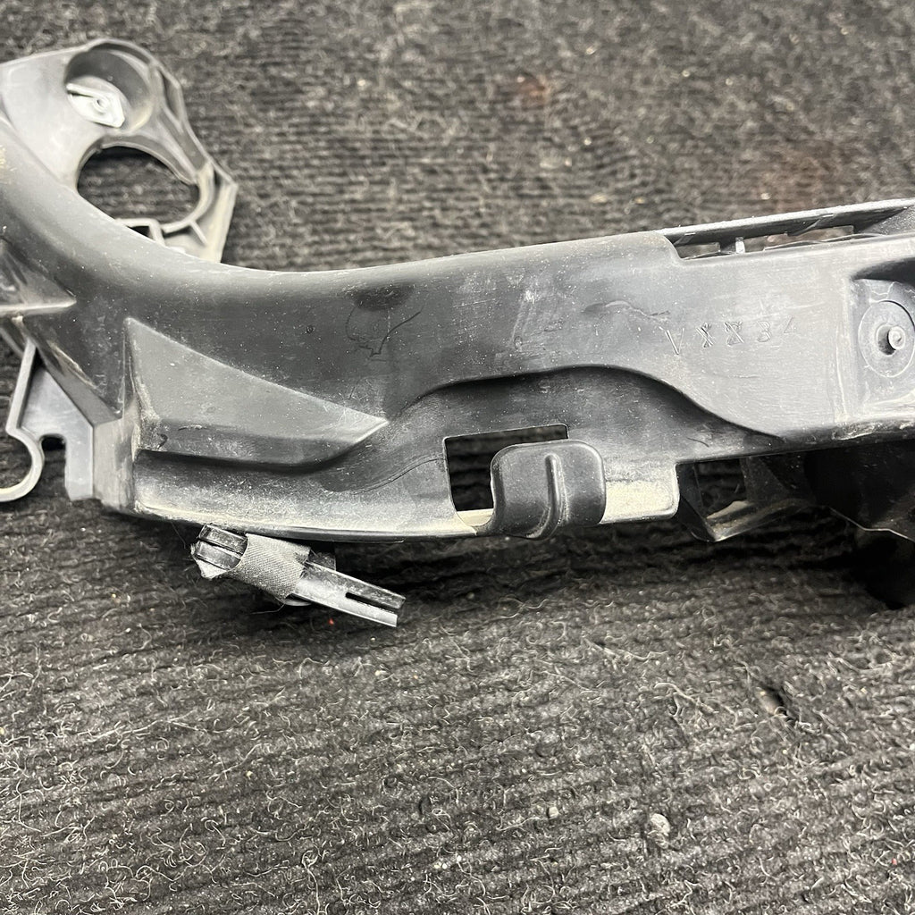 ☑️ 07-10 OEM BMW E92 E93 328 335 Right Passenger Headlight Bracket Carrier Mount