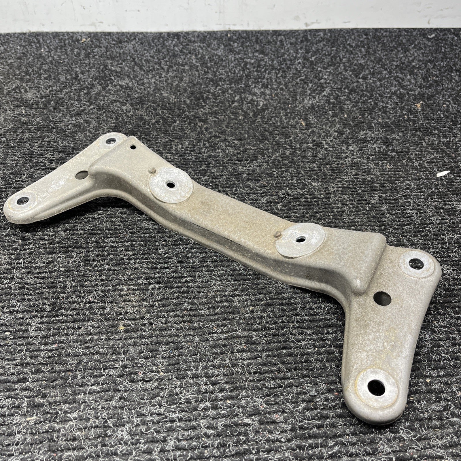 ☑️ BMW E90 E92 1/3 Series Auto Transmission Gearbox Support Mount Bracket OEM
