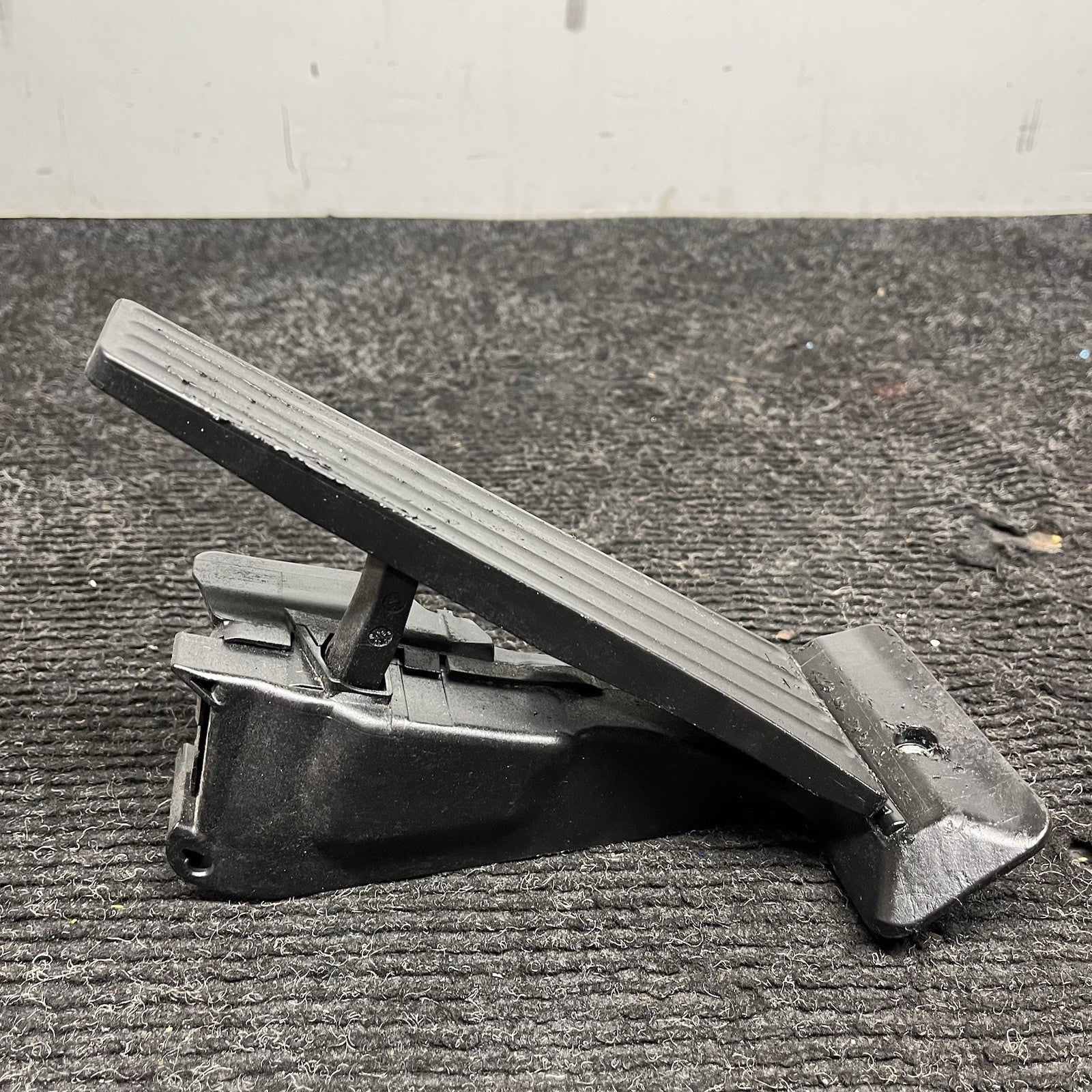 ☑️ BMW F30 F36 F32 F82 F80 I3 MANUAL FUEL GAS ACCELERATOR FOOT PEDAL UNIT OEM