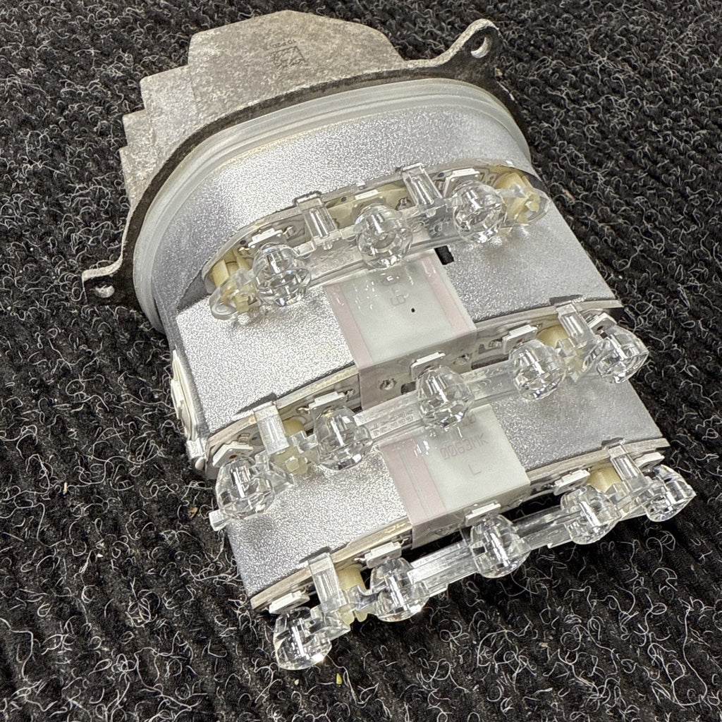 ☑️ 09-12 BMW E90 E91 Front Left Driver Turn Signal LED Headlight Module OEM