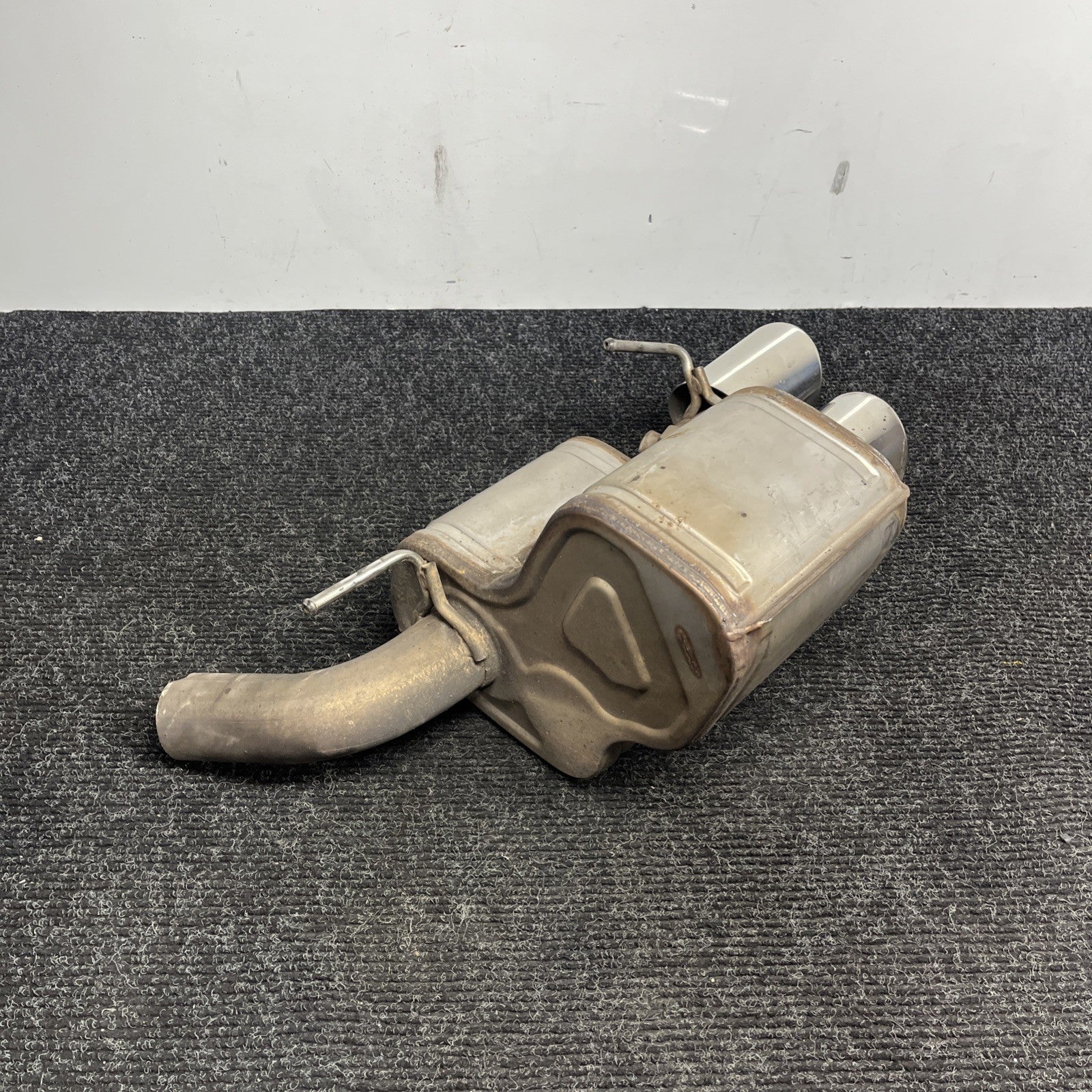 ☑️ 14-19 Ghibli 3.0L Motor Engine Passenger Side Right Exhaust Muffler OEM