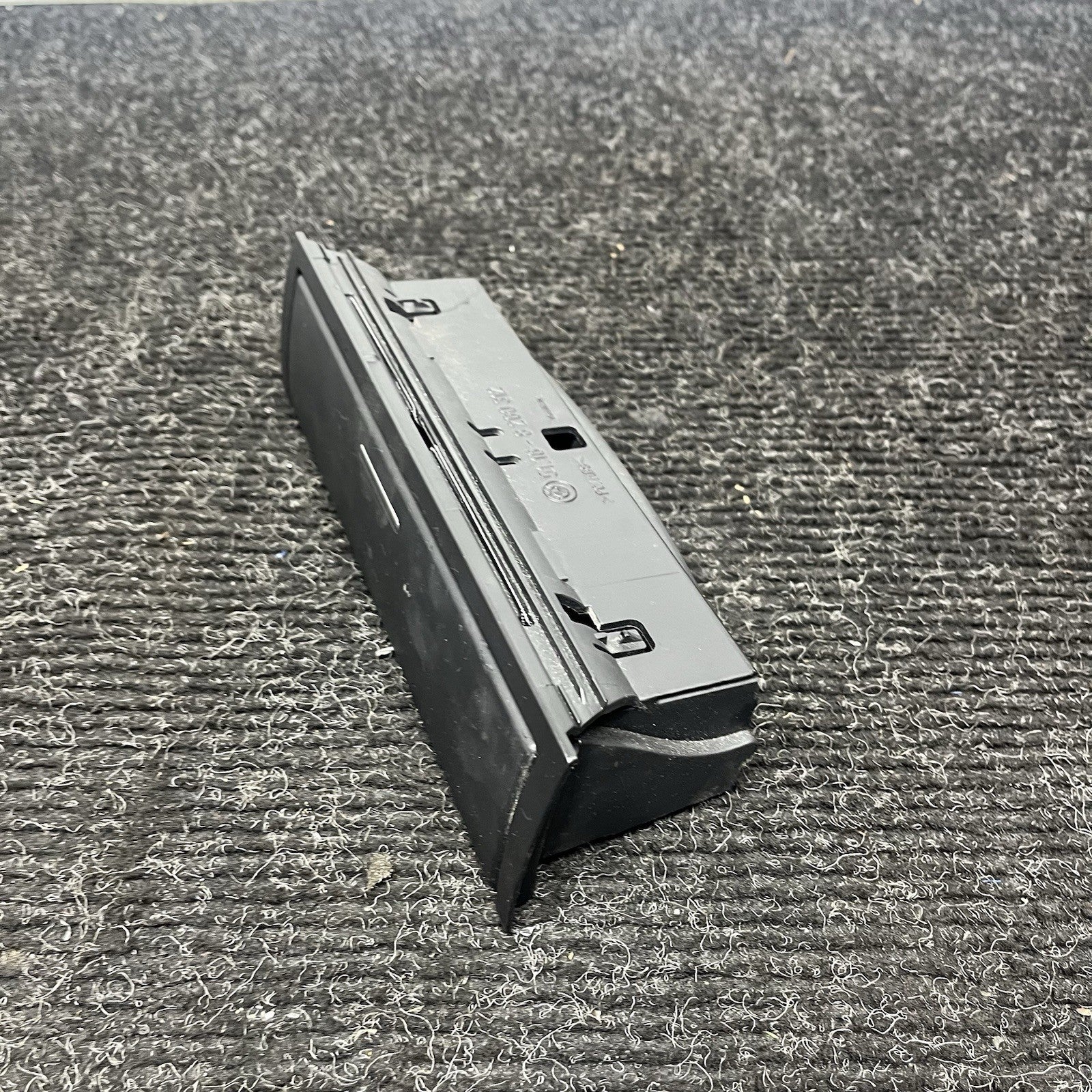 ☑️OEM FRONT CENTER CONSOLE GLASSES TRAY STORAGE 01-06 BMW E46 3SERIES M3 8260312
