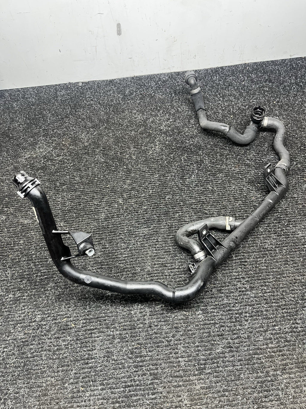 ☑️ OEM BMW E90 E92 E93 N54 RWD AT Thermostat Hose  Coolant Return Pipe Line