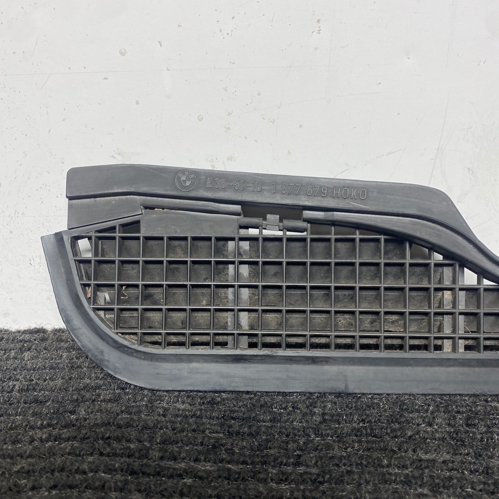 ☑️1991-1999 BMW E36 3 Series Exterior Hood Center Bonnet Cowl Grille OEM 1977679