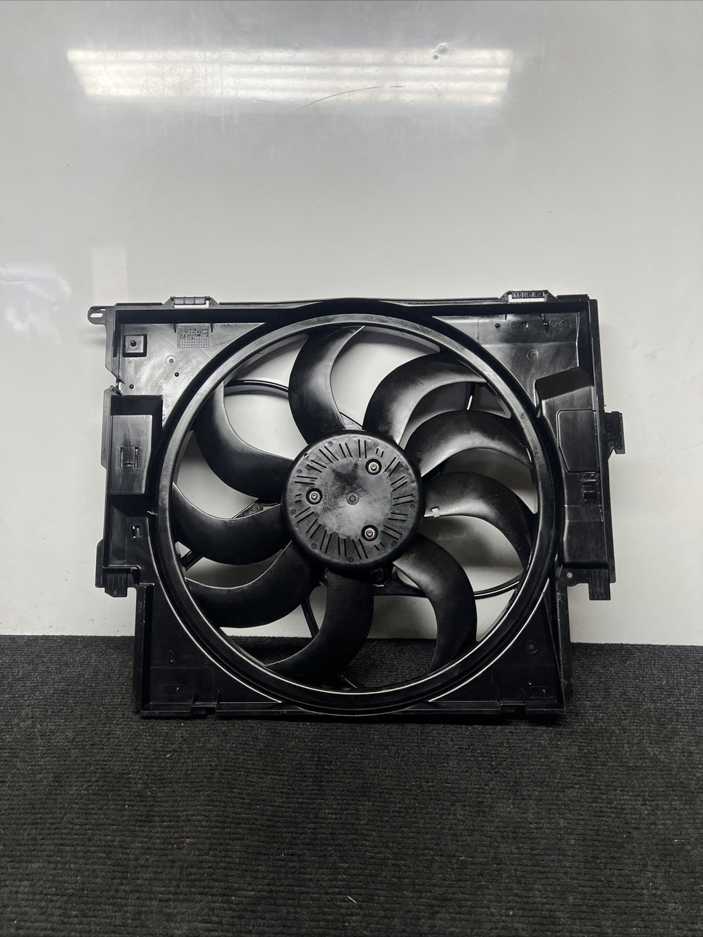 ☑️ 2013-2016 BMW 328i F30 Radiator Electric Fan Motor Blade Shroud